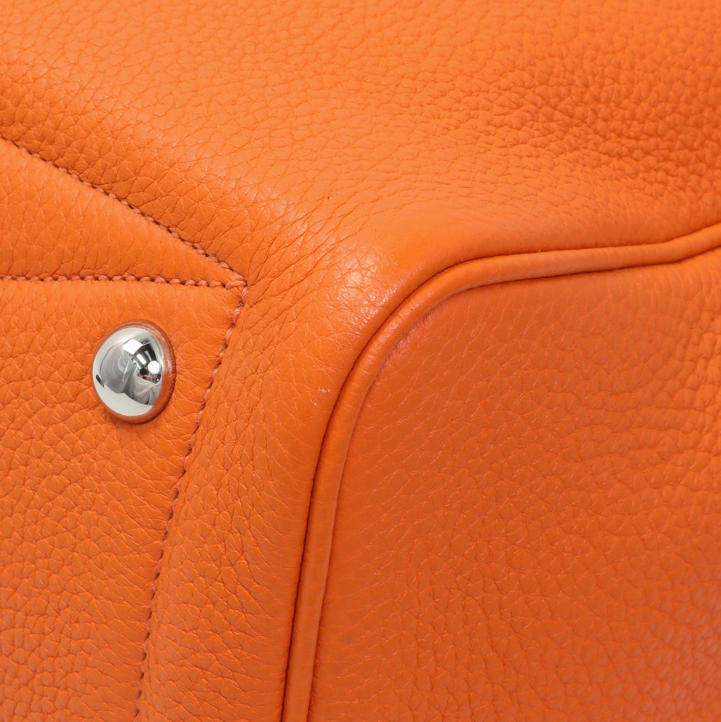 Exclusive Hermes Orange Taurillon Clemence Victoria II 35 — Detail View