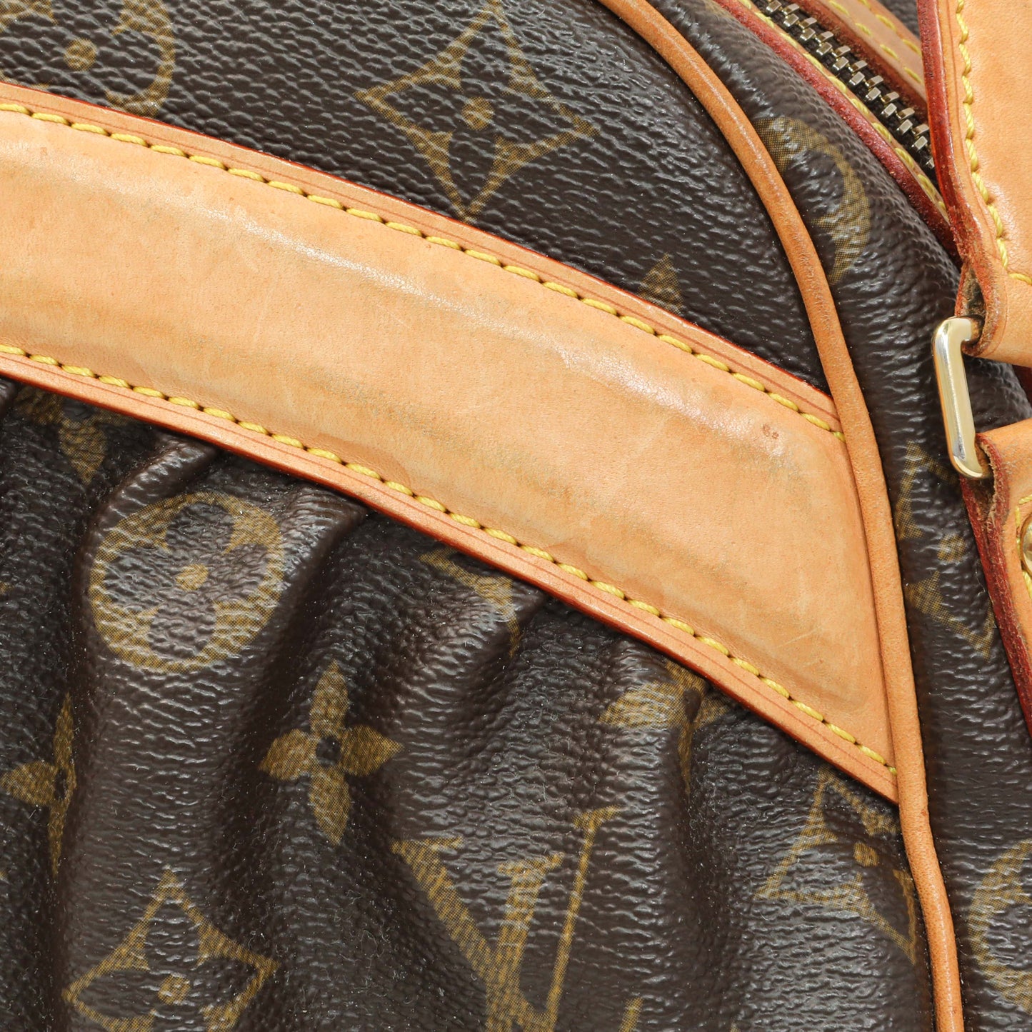 Exclusive Louis Vuitton Monogram Klara Shoulder Bag — Alternate View 11