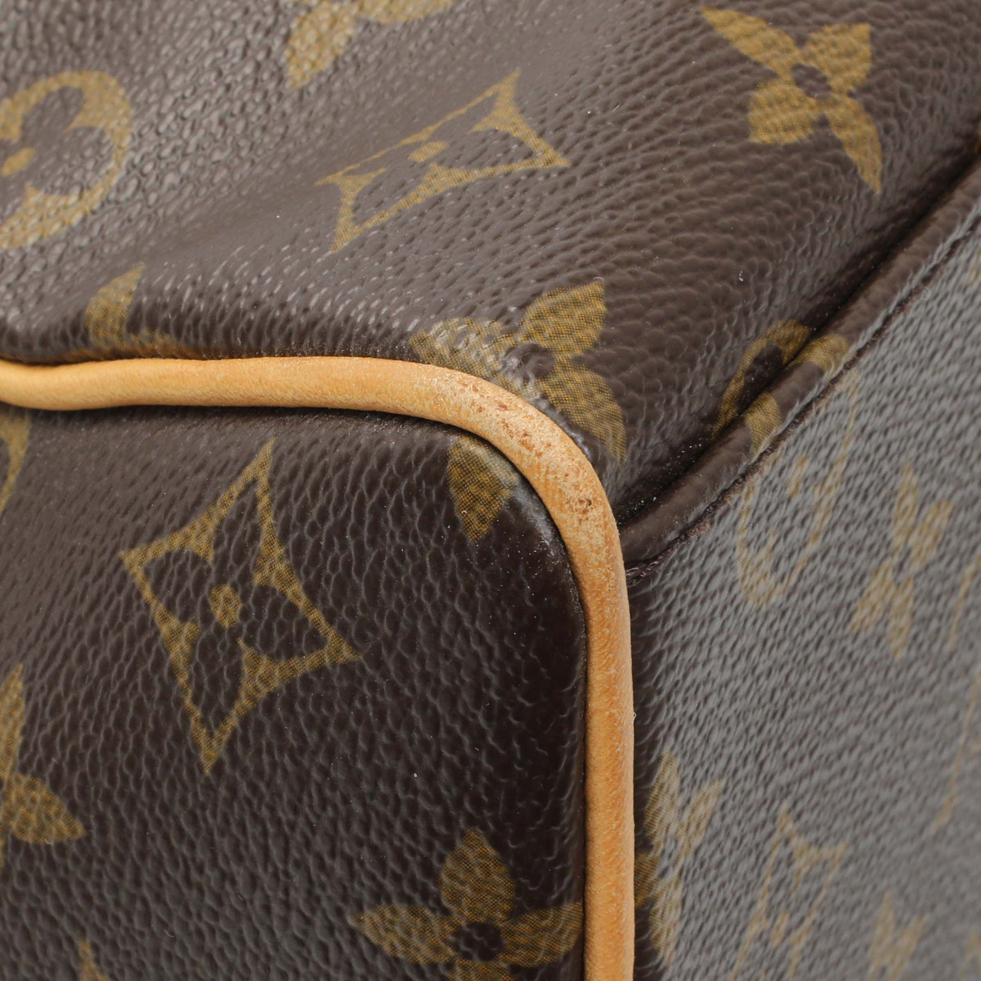Exclusive Louis Vuitton Monogram Manhattan PM — Lifestyle View
