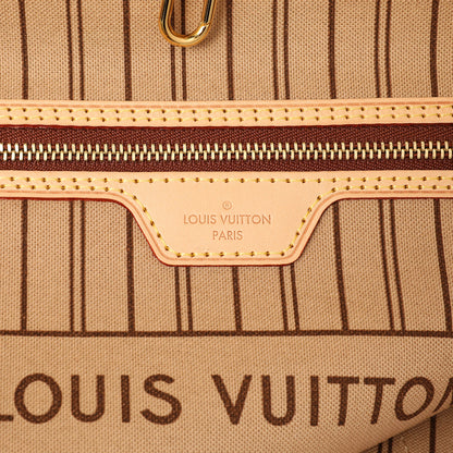 Exclusive Louis Vuitton Monogram Neverfull MM — Detail View
