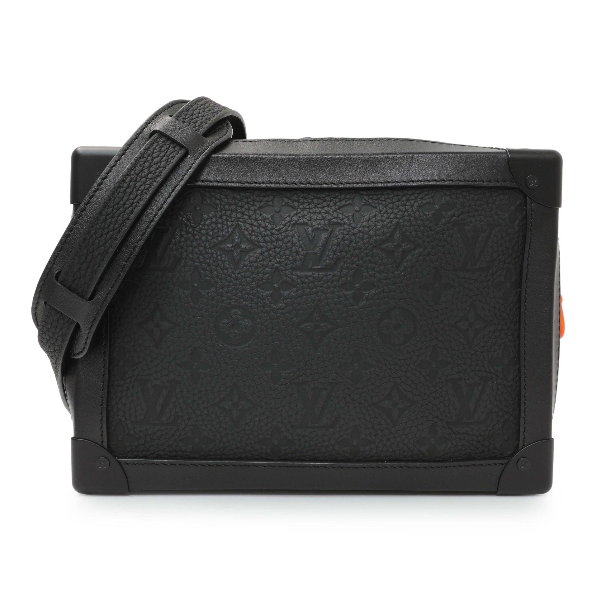Exclusive Louis Vuitton Taurillon Monogram Solar Ray Soft Trunk Black — Front View