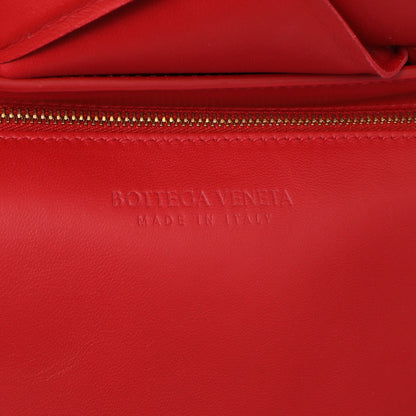 Exclusive Bottega Veneta Red Nappa Intreccio Padded Top Handle Shoulder Bag — Detail View