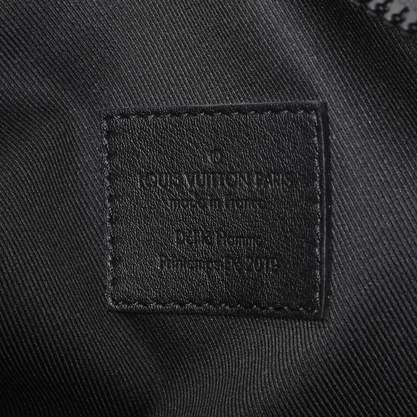 Exclusive Louis Vuitton Taurillon Monogram Solar Ray Soft Trunk Black — Alternate View 9