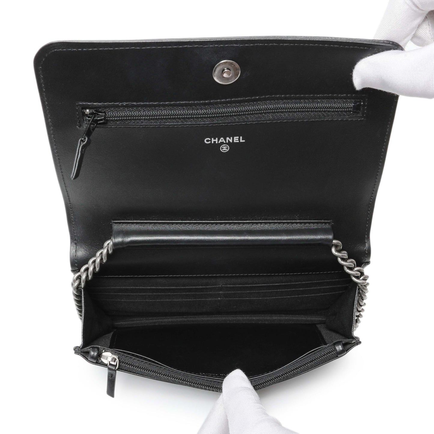 Exclusive Chanel Black Grained Calfskin Chevron Quilted Boy Wallet On Chain — Top View