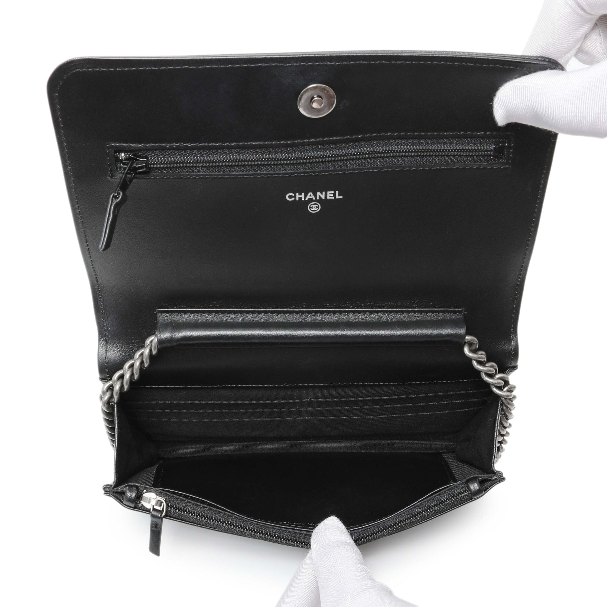 Exclusive Chanel Black Grained Calfskin Chevron Quilted Boy Wallet On Chain — Top View