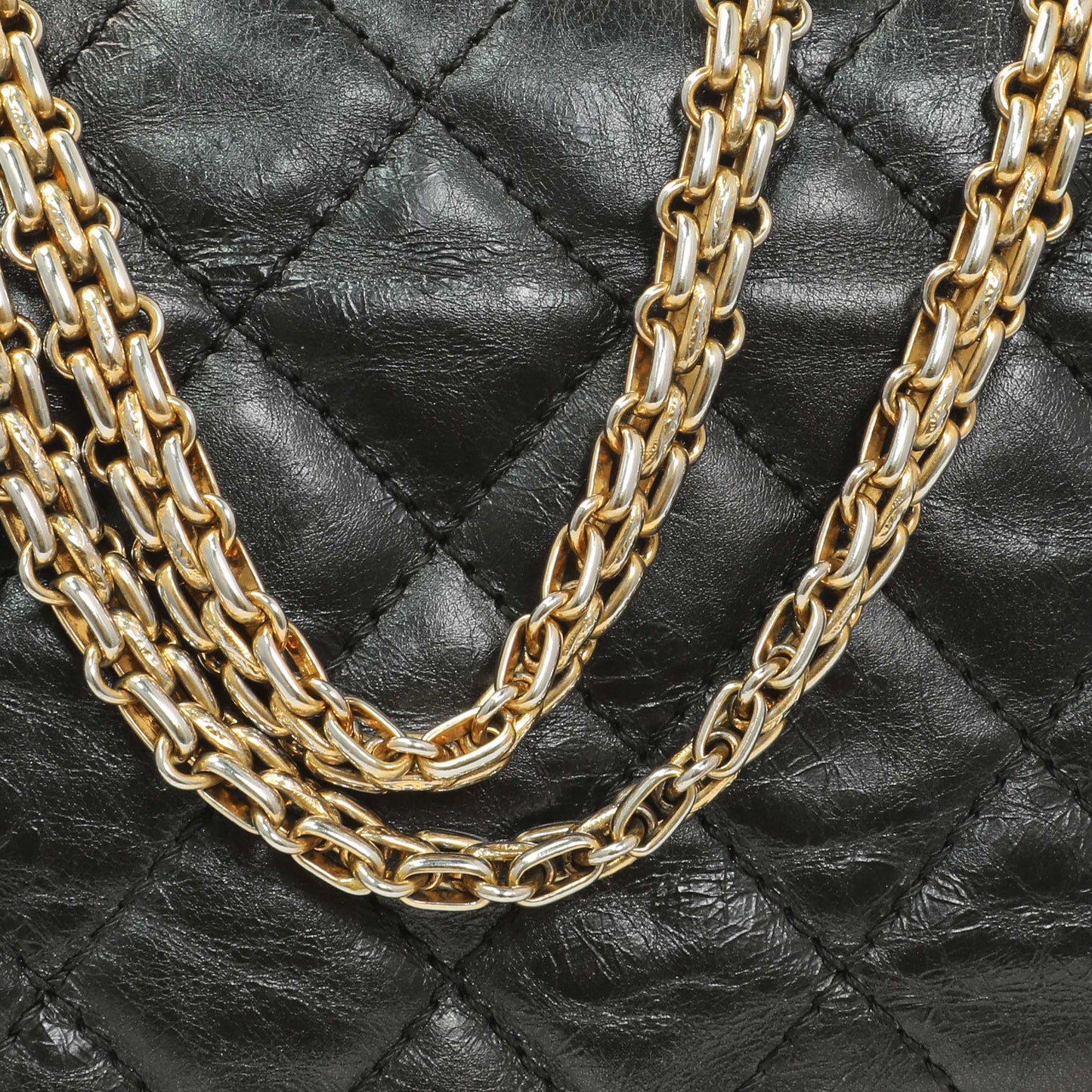 Exclusive Chanel Black Quilted Aged Calfskin 2.55 Reissue 226 Flap — Alternate View 7
