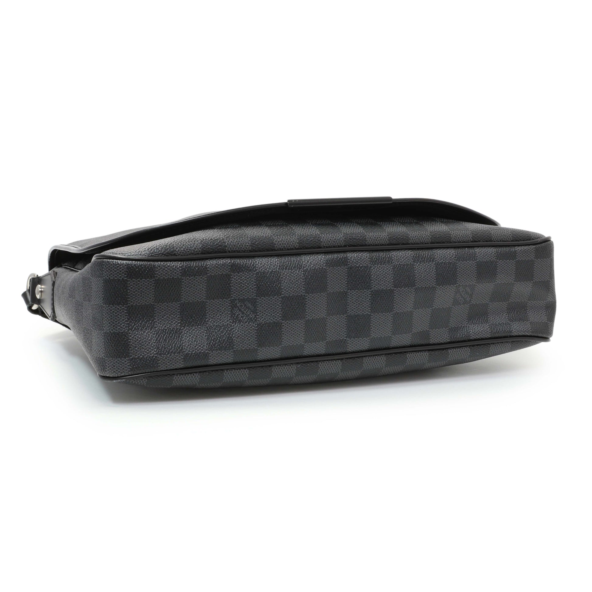 Exclusive Louis Vuitton Damier Graphite Daniel MM — Back View