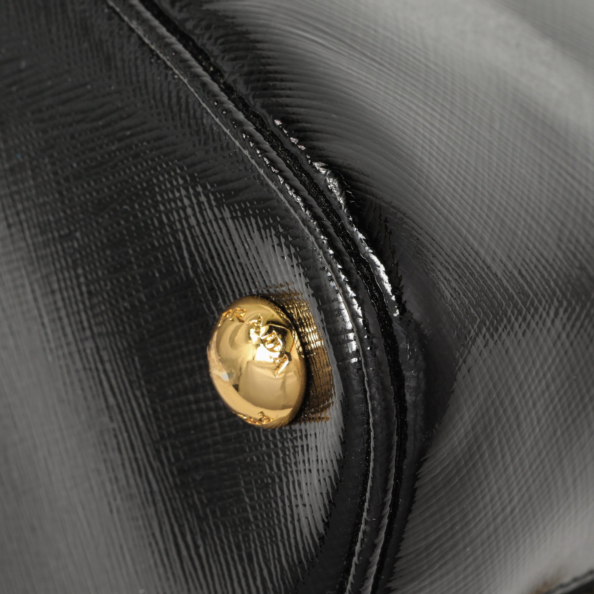 Exclusive Prada Black Saffiano Vernice Promenade Tote — Alternate View 7