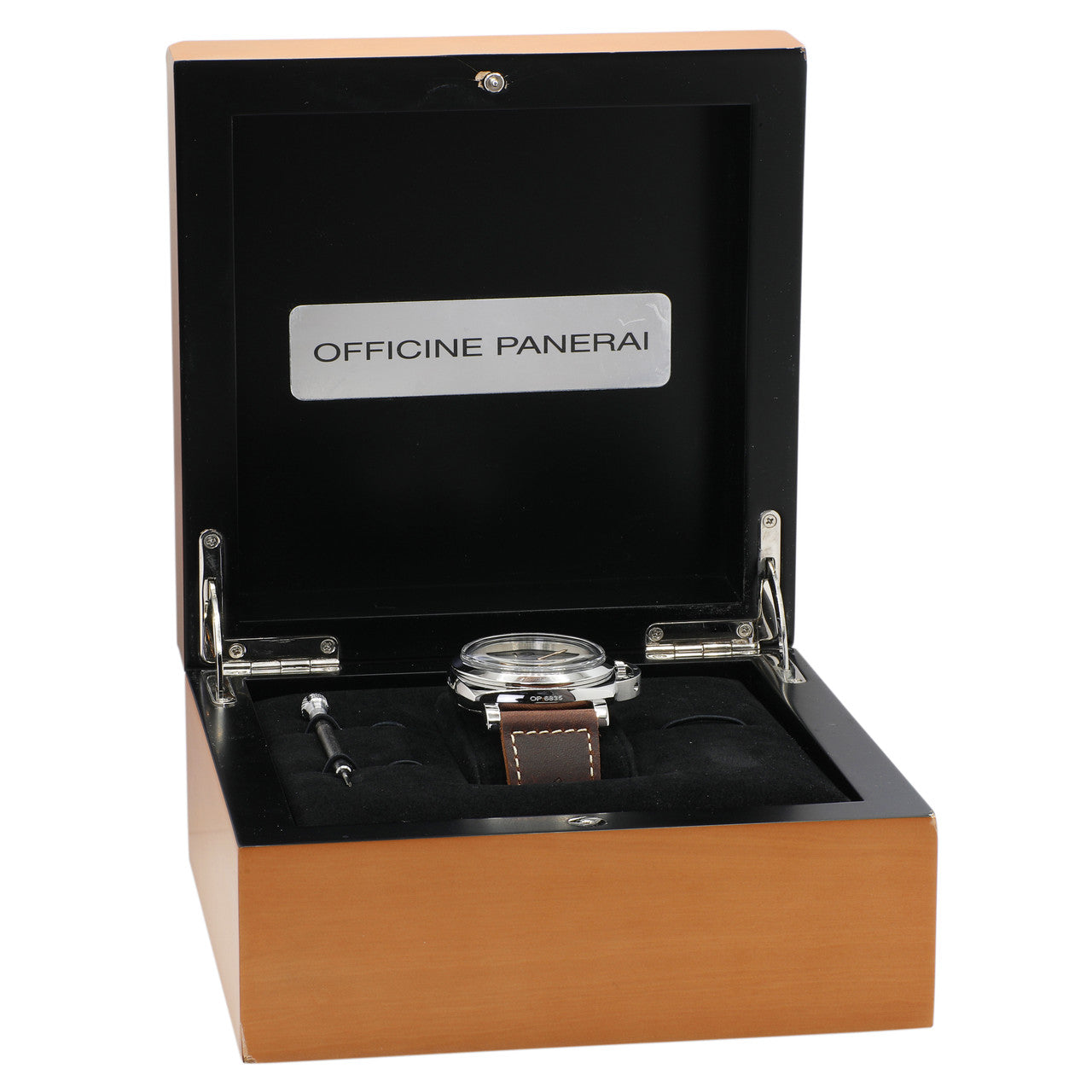 Exclusive Panerai Stainless Steel Luminor 1950 PAM00372 — Lifestyle View