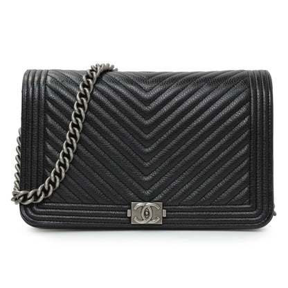 Exclusive Chanel Black Grained Calfskin Chevron Quilted Boy Wallet On Chain — Front View