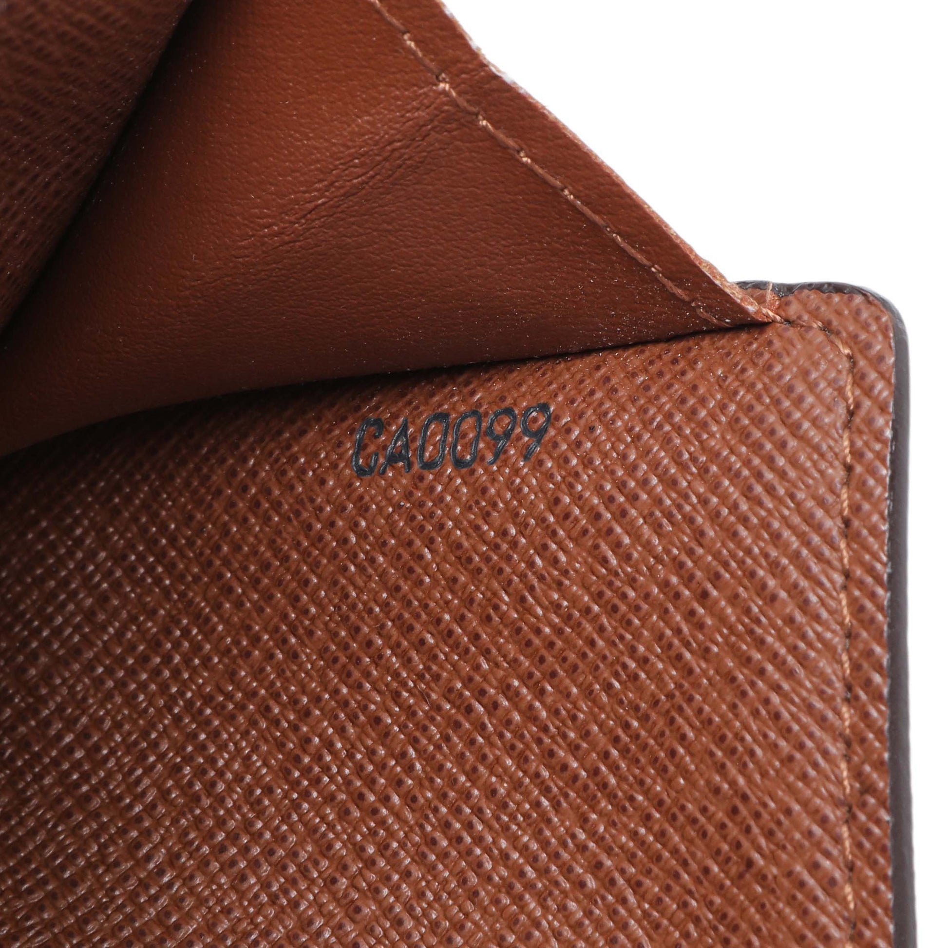 Exclusive Louis Vuitton Monogram Alexandra Wallet — Alternate View 10