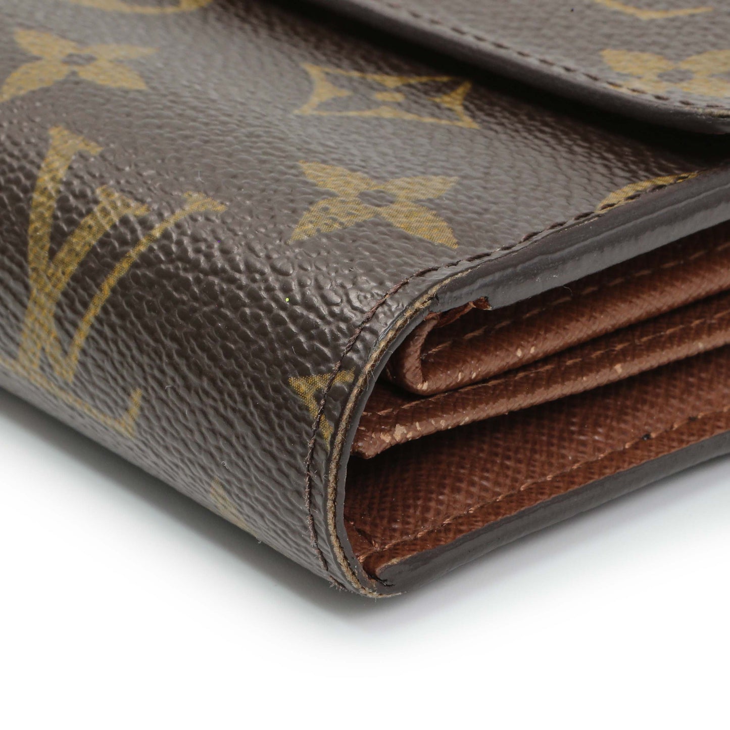 Exclusive Louis Vuitton Monogram Alexandra Wallet — Detail View