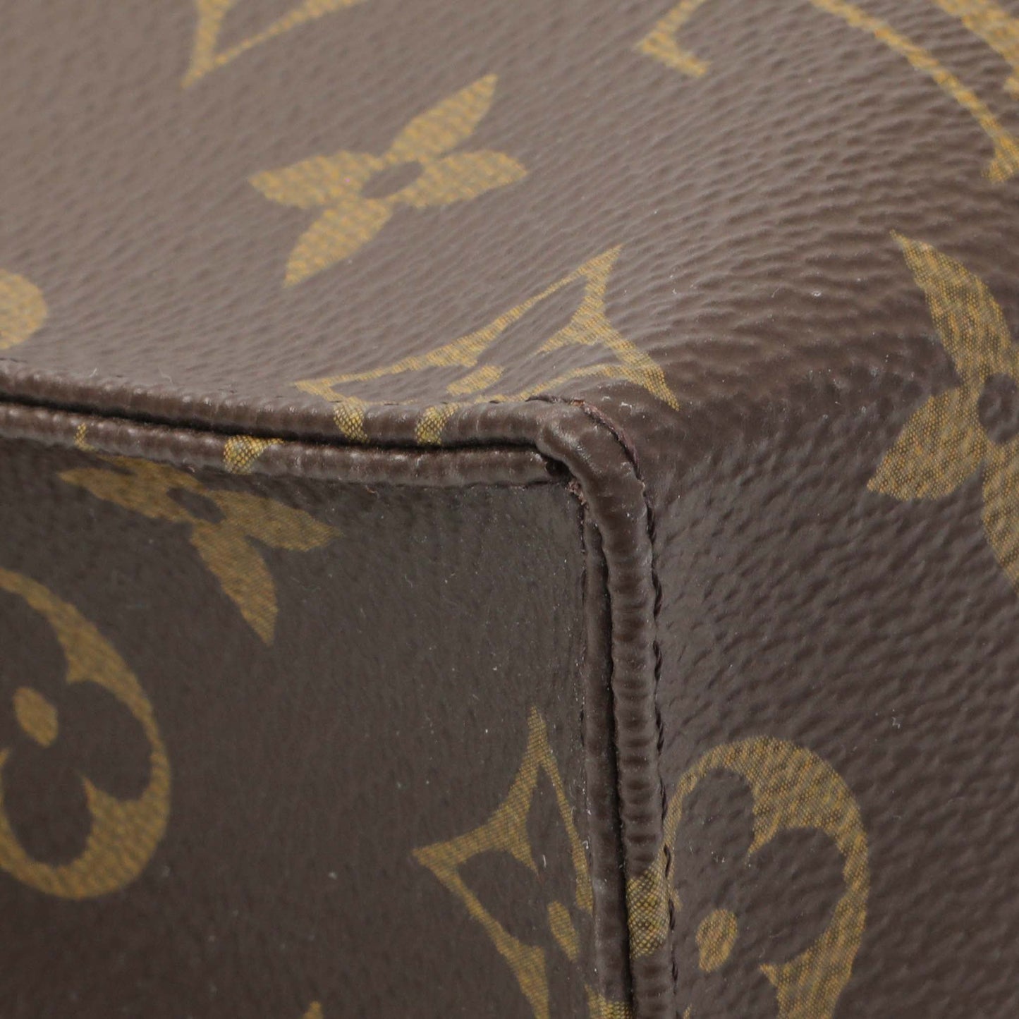 Exclusive Louis Vuitton Monogram Toiletry Pouch 26 — Lifestyle View