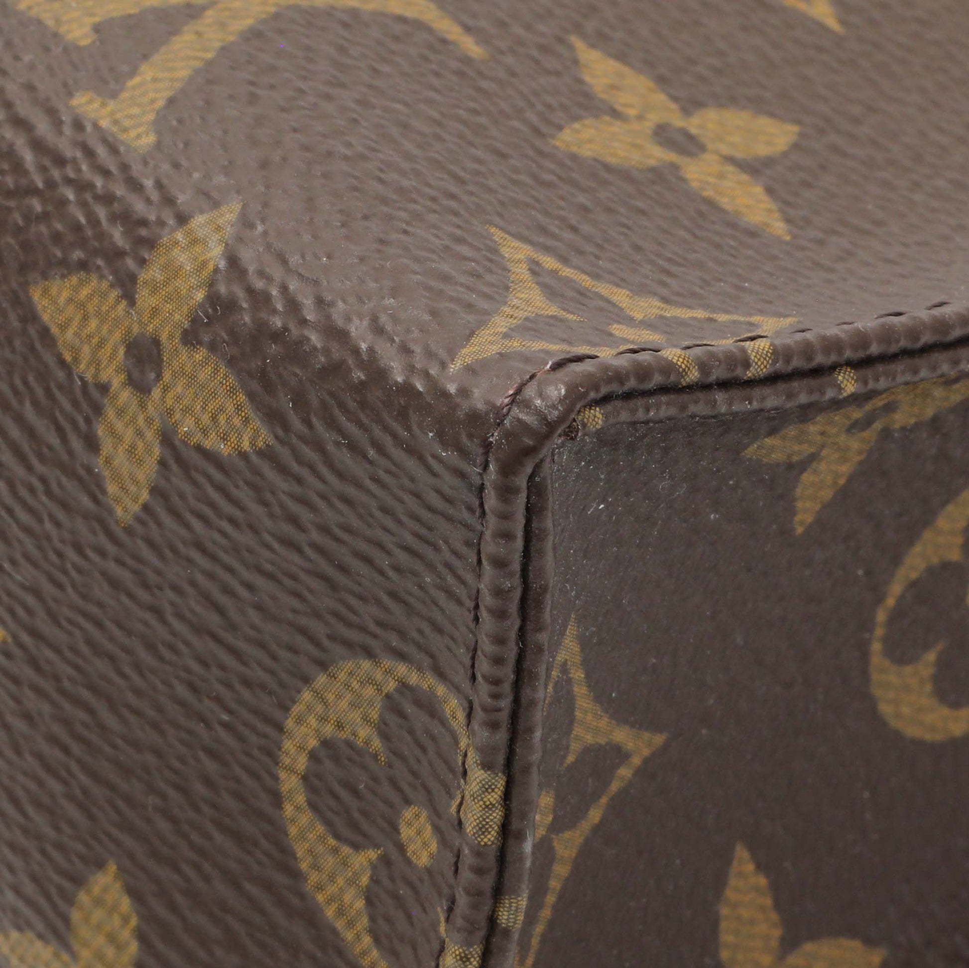 Exclusive Louis Vuitton Monogram Toiletry Pouch 26 — Alternate View 7