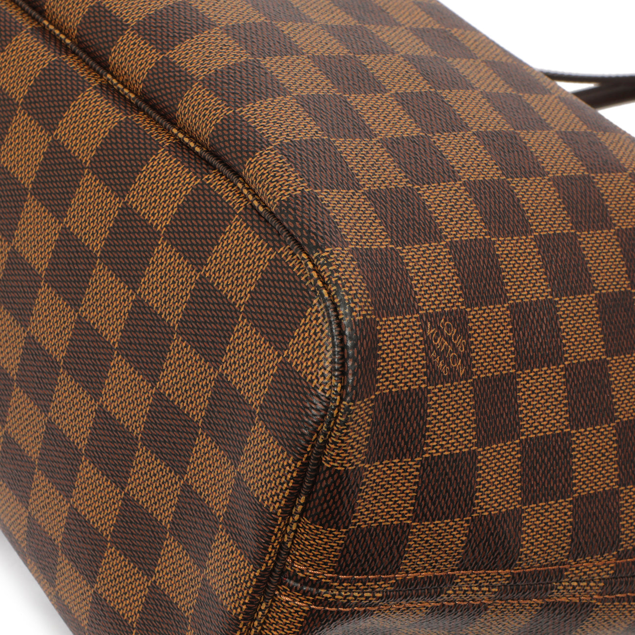 Exclusive Louis Vuitton Damier Ebene Neverfull MM — Detail View