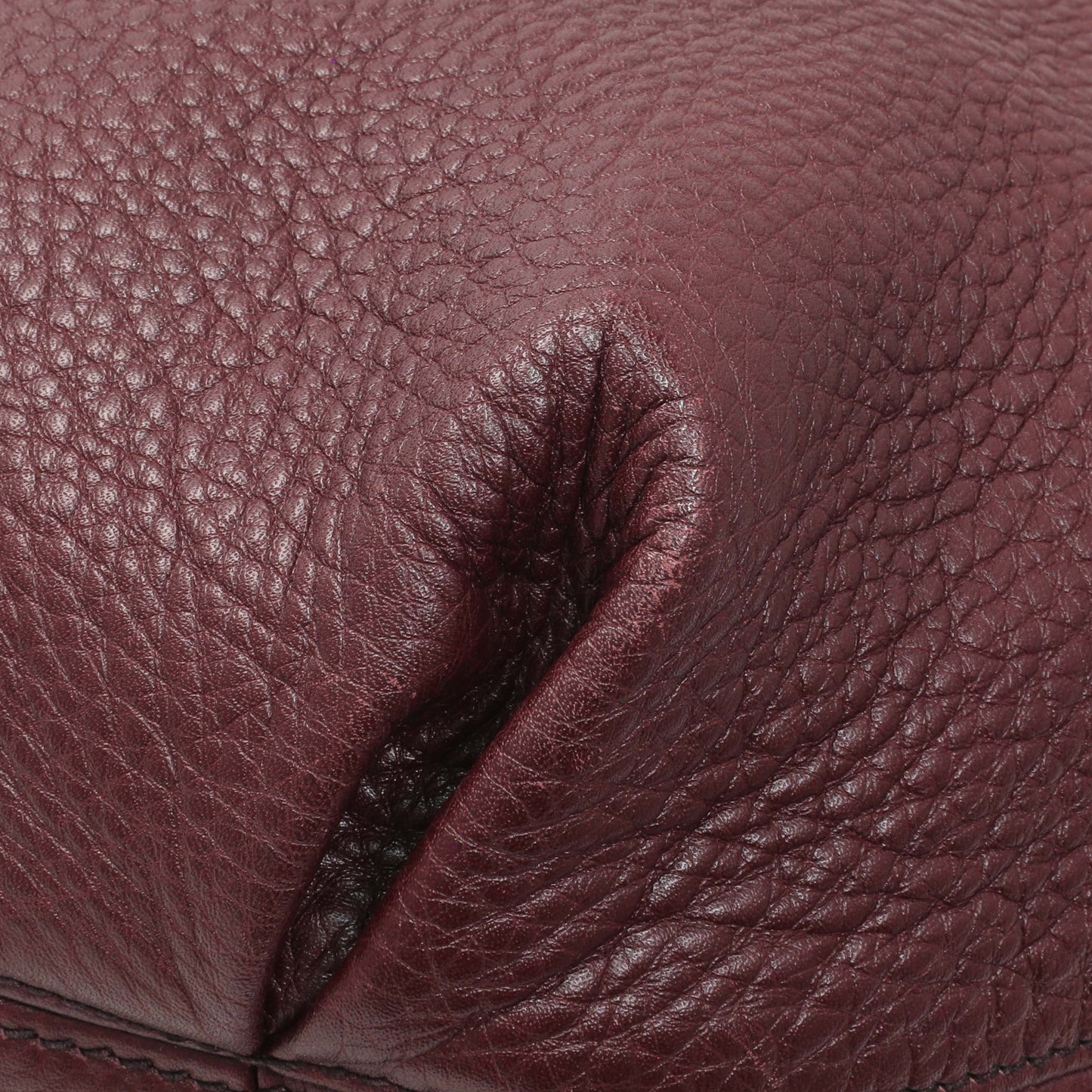 Exclusive Gucci Scarlatto Pebbled Leather Soho Shoulder Bag — Detail View