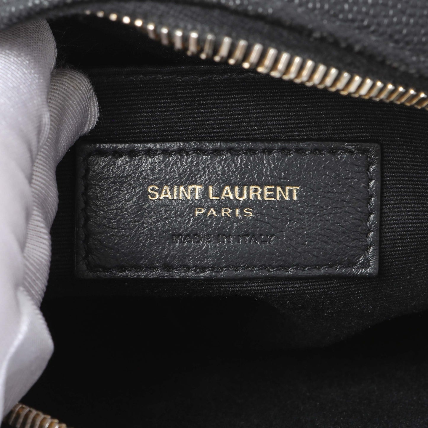 Exclusive Saint Laurent Black Chevron Quilted Grain de Poudre Round Camera Bag — Detail View