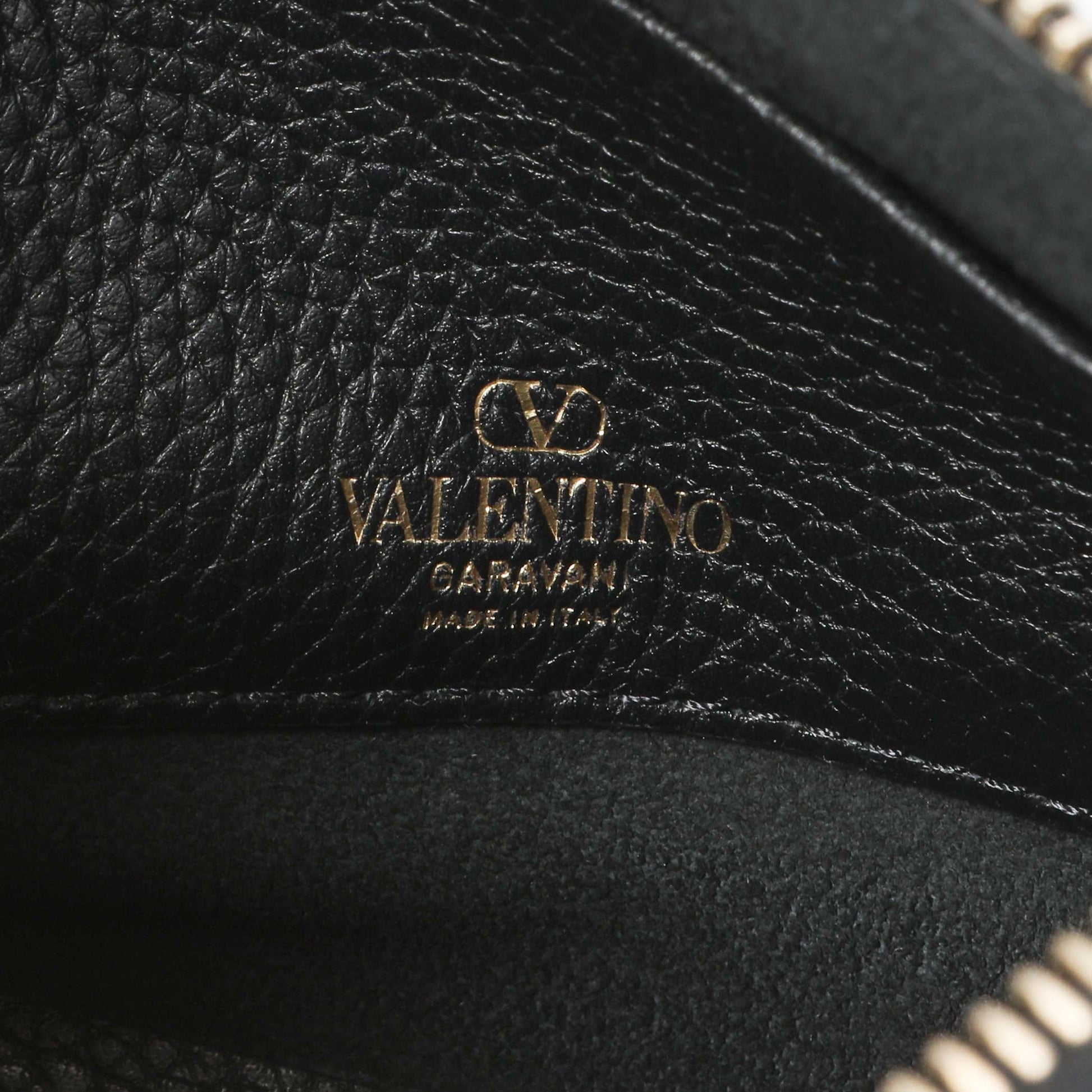 Exclusive Valentino Black Grainy Calfskin Rockstud Chain Crossbody Bag — Detail View