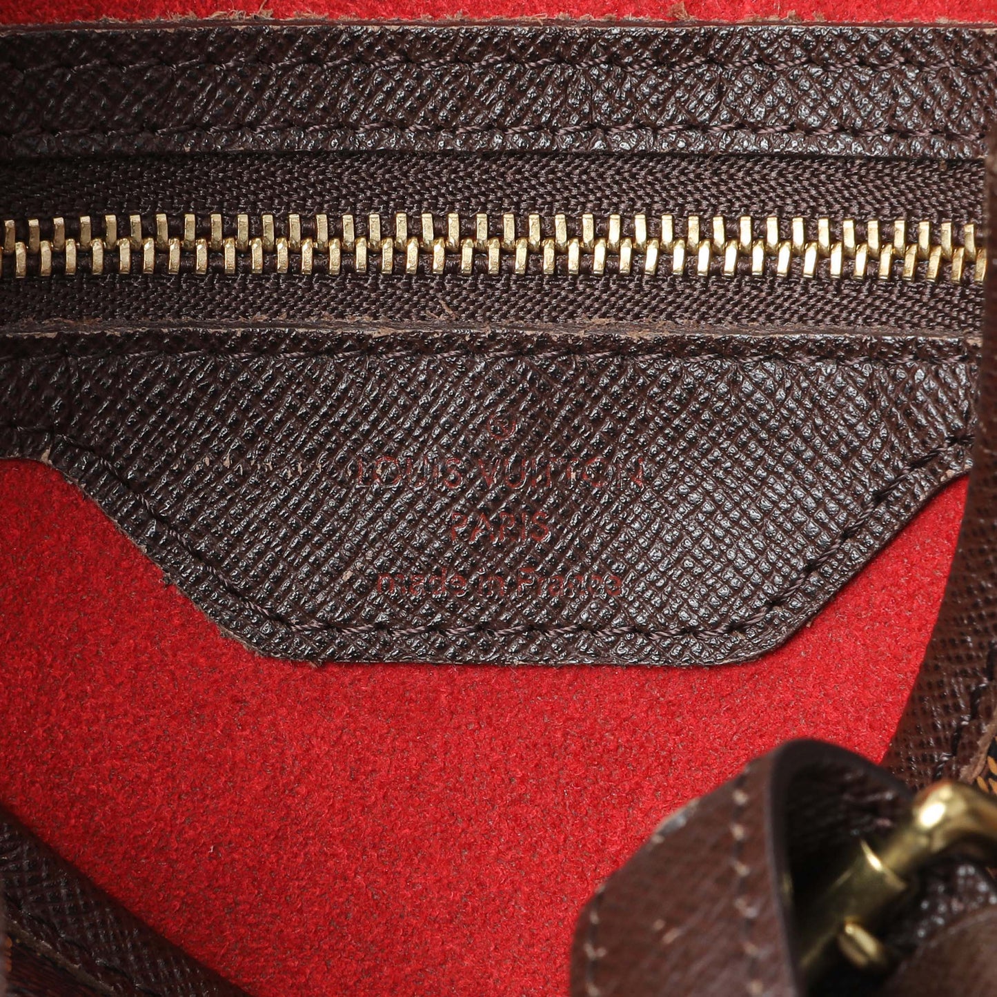 Exclusive Louis Vuitton Damier Ebene Marais Bucket 23 — Detail View