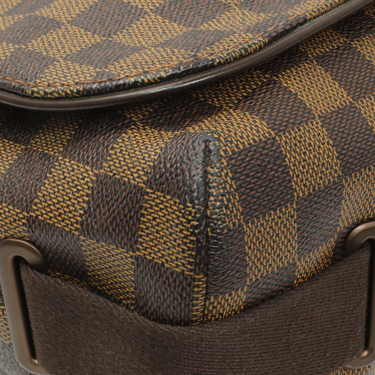 Exclusive Louis Vuttion Damier Ebene Brooklyn GM — Top View