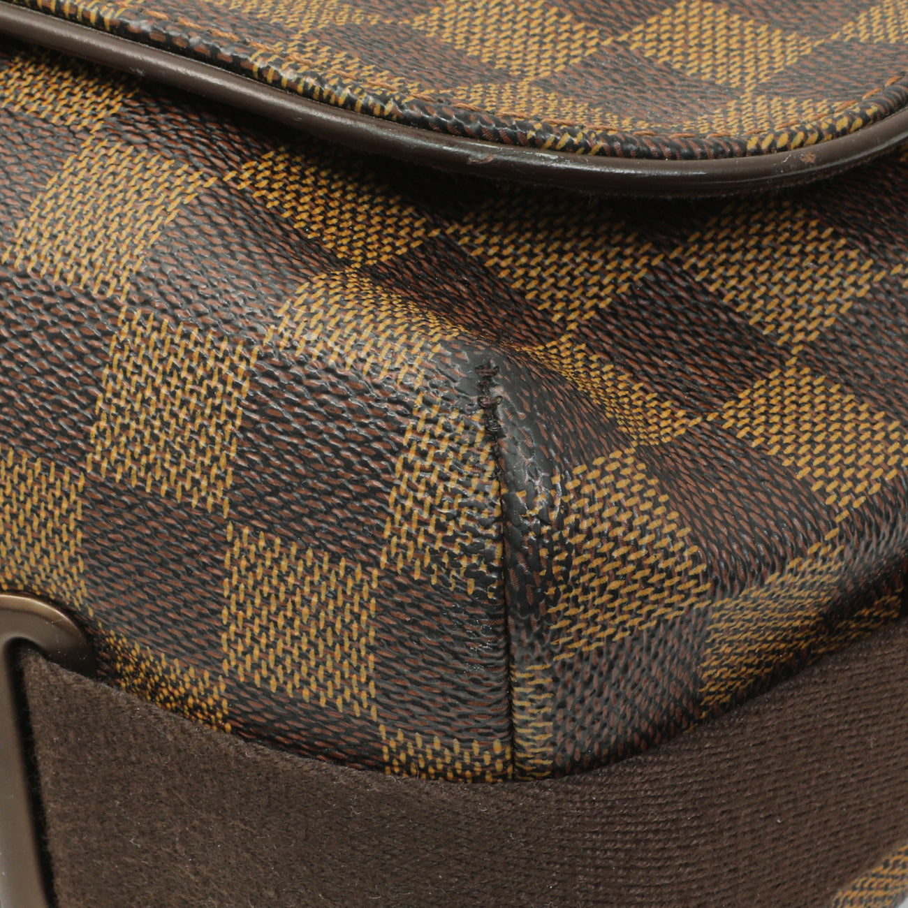 Exclusive Louis Vuttion Damier Ebene Brooklyn GM — Detail View