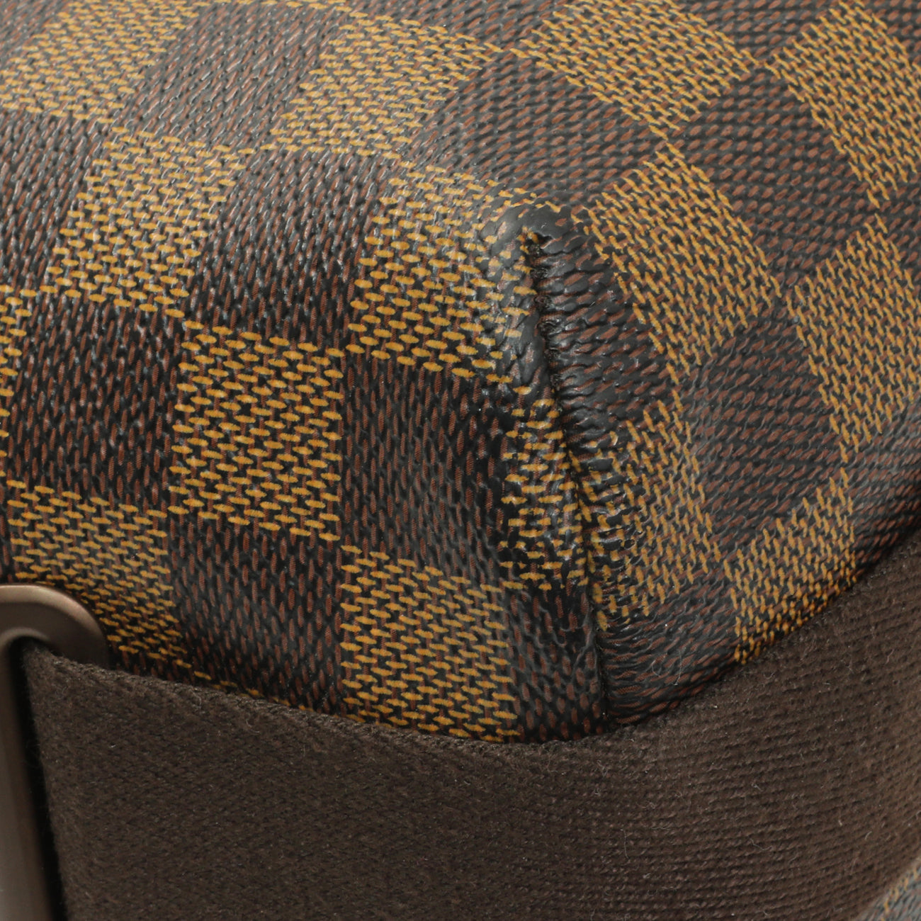 Exclusive Louis Vuttion Damier Ebene Brooklyn GM — Lifestyle View
