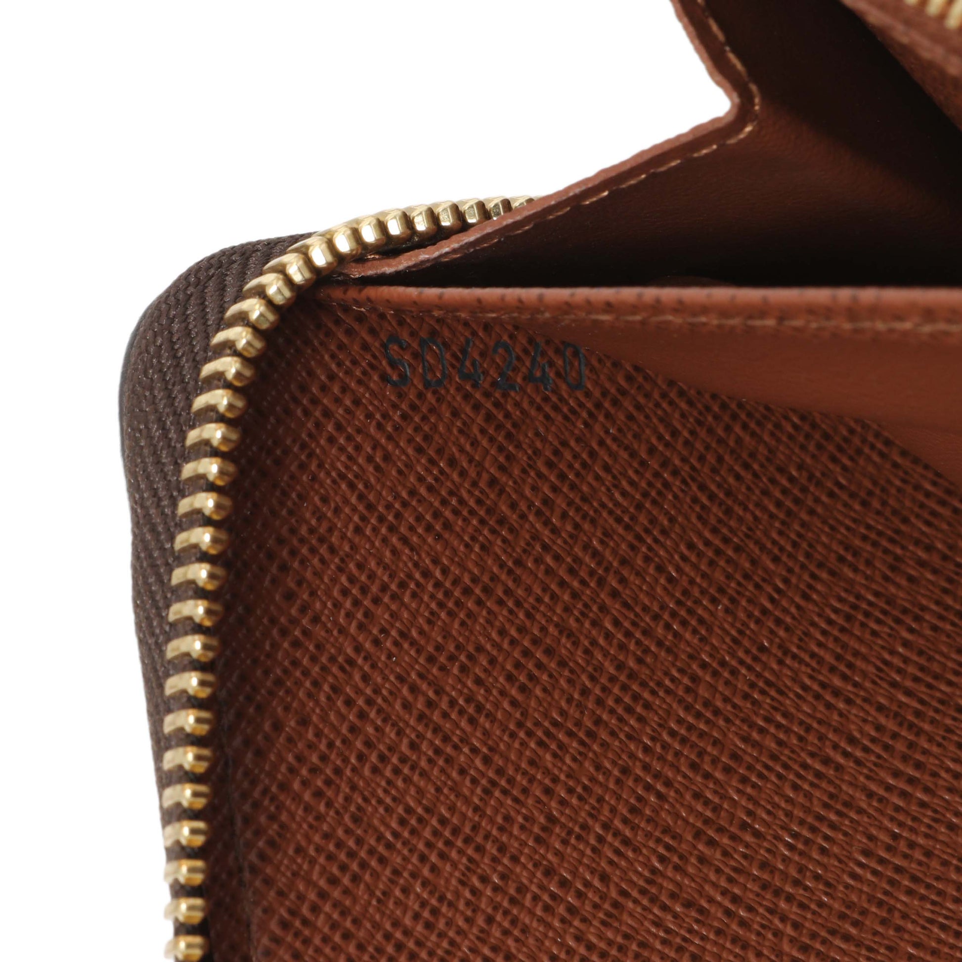 Exclusive Louis Vuitton Monogram Zippy Wallet — Alternate View 8