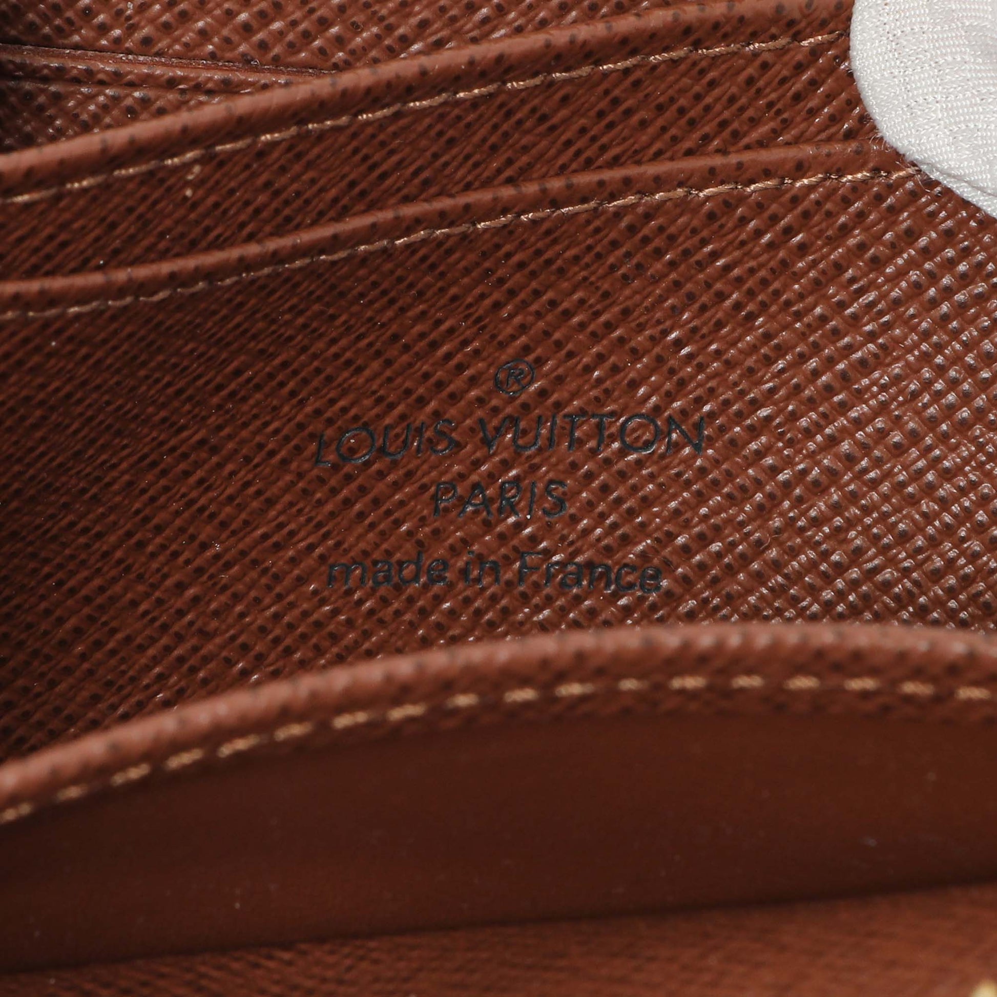 Exclusive Louis Vuitton Monogram Zippy Coin Purse — Detail View
