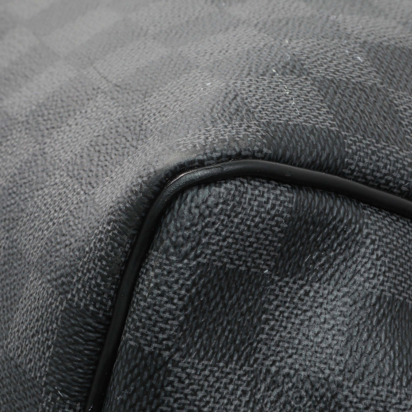 Exclusive Louis Vuitton Damier Graphite Keepall Bandouliere 55 — Detail View