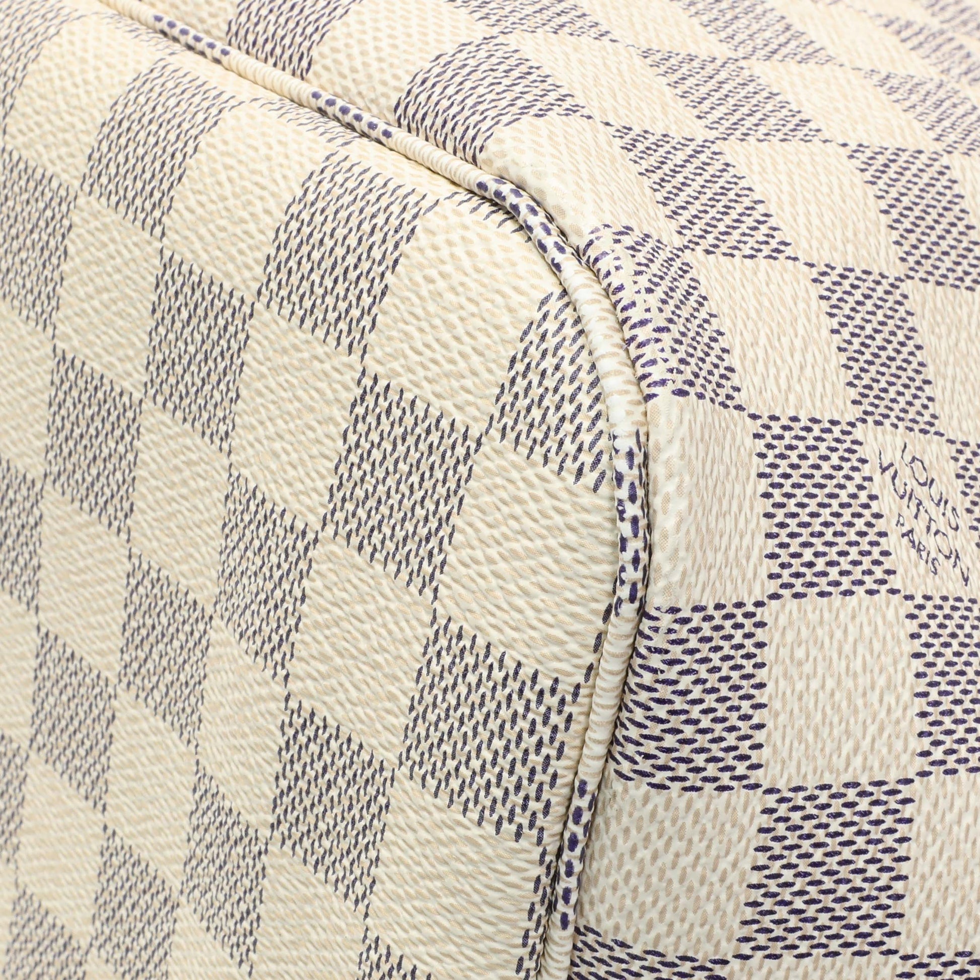 Exclusive Louis Vuitton Damier Azur Neverfull MM — Detail View