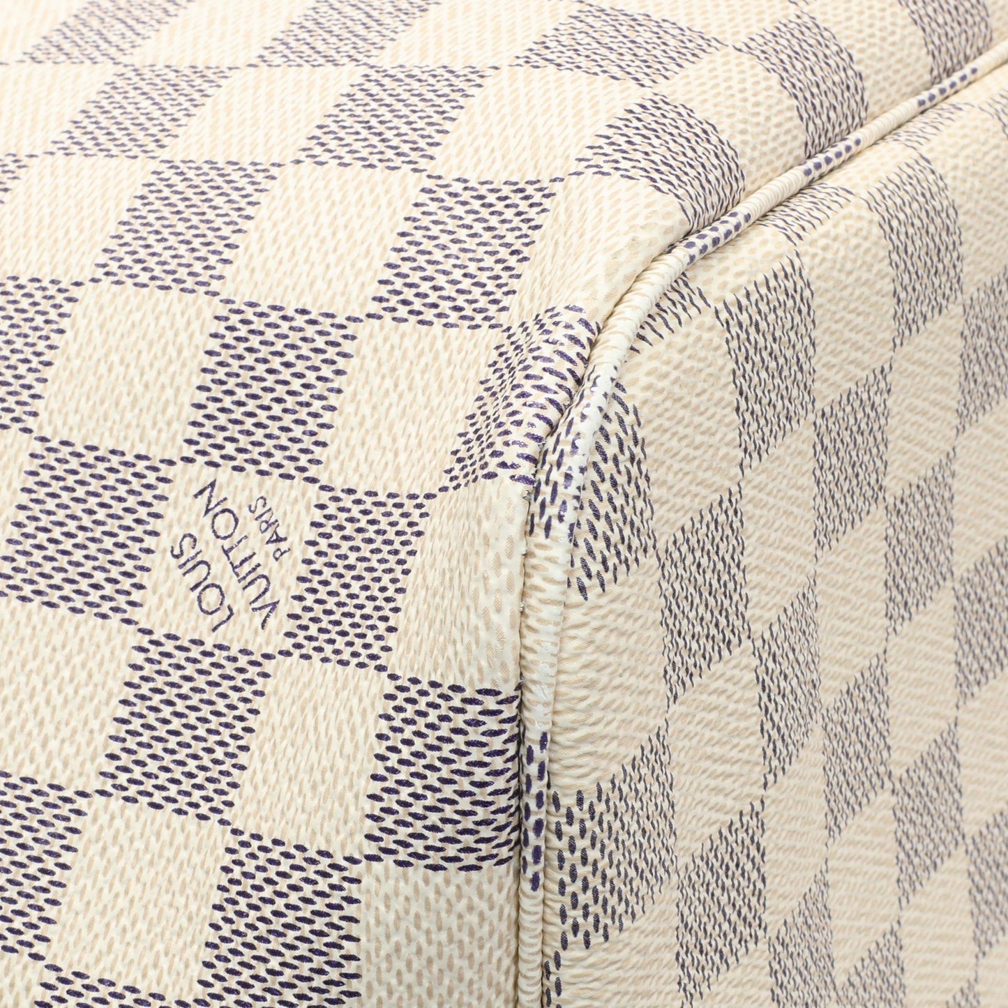 Exclusive Louis Vuitton Damier Azur Neverfull MM — Lifestyle View