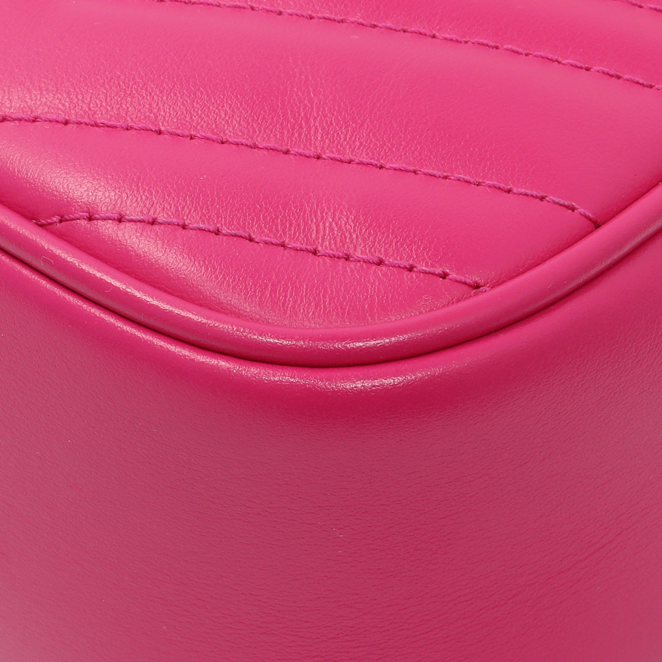 Exclusive Gucci Fuxia Calfskin Marmont Chain Bag — Alternate View 7