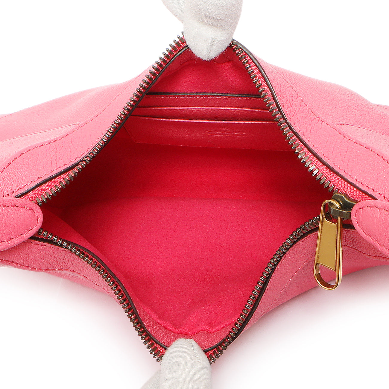 Exclusive Gucci Pink Goatskin Small Aphrodite Shoulder Bag — Detail View