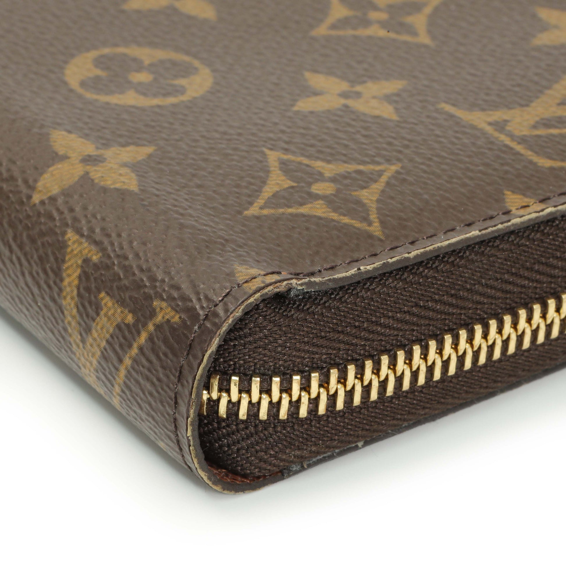 Exclusive Louis Vuitton Monogram Zippy Wallet — Top View