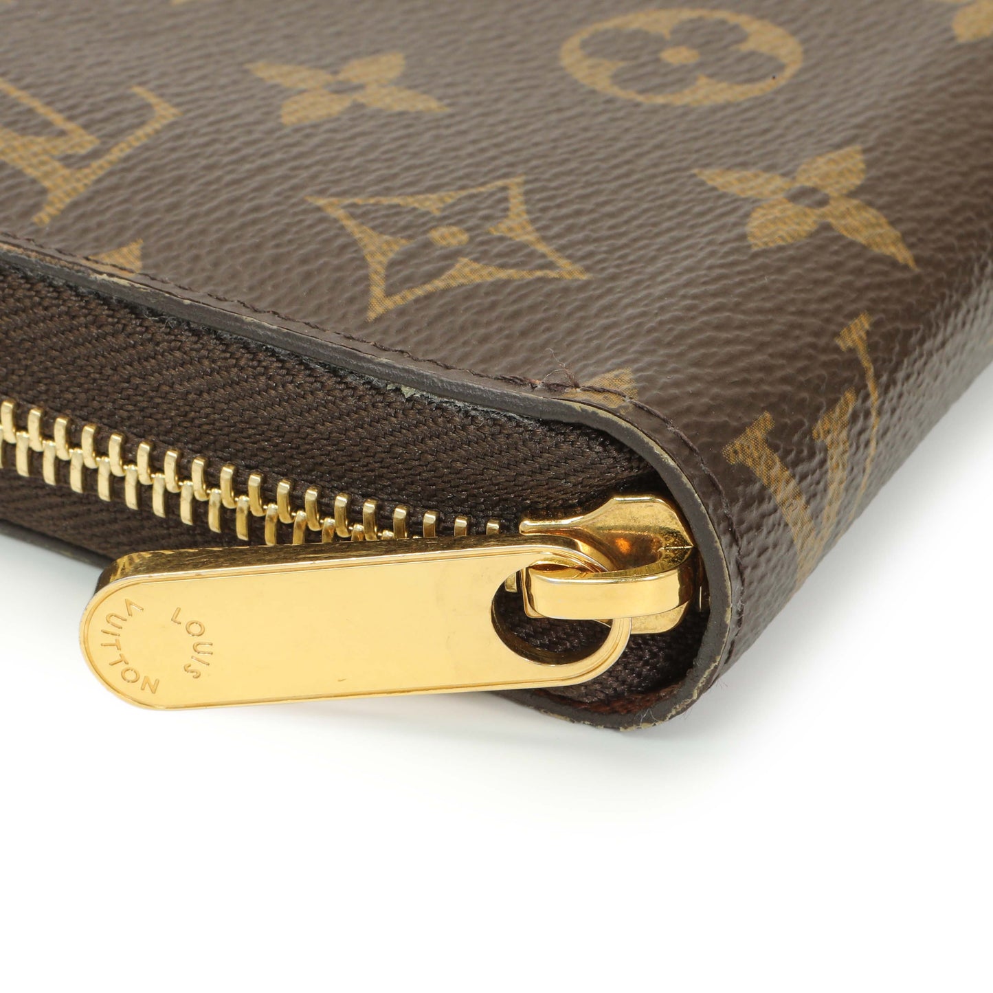 Exclusive Louis Vuitton Monogram Zippy Wallet — Detail View