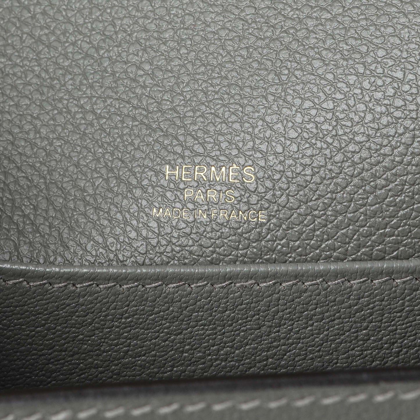 Exclusive Hermes Gris Meyer Evercolor Mini Roulis 18 — Detail View