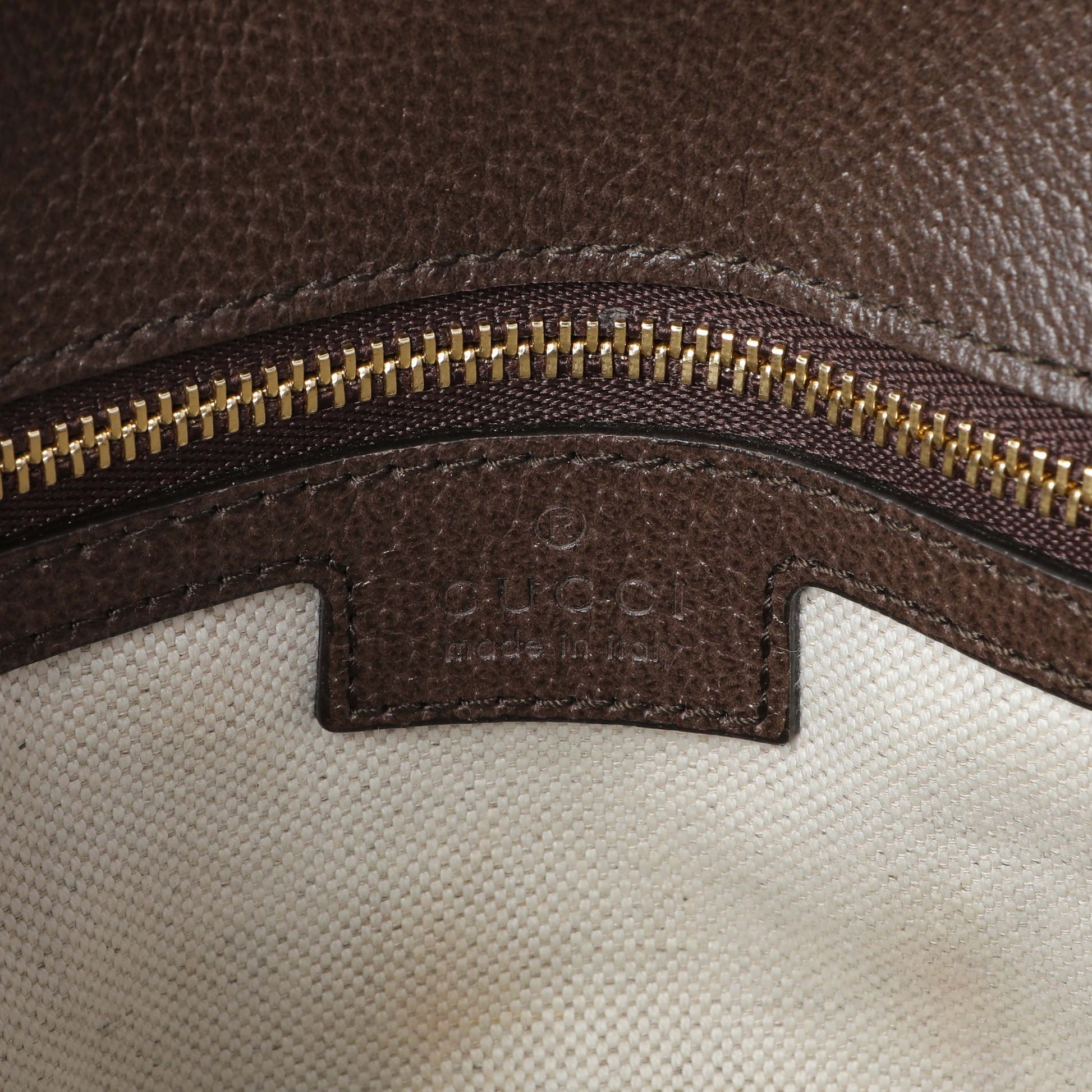 Exclusive Gucci GG Supreme Monogram Textured Dollar Calfskin Blondie Chain Shoulder Flap — Detail View
