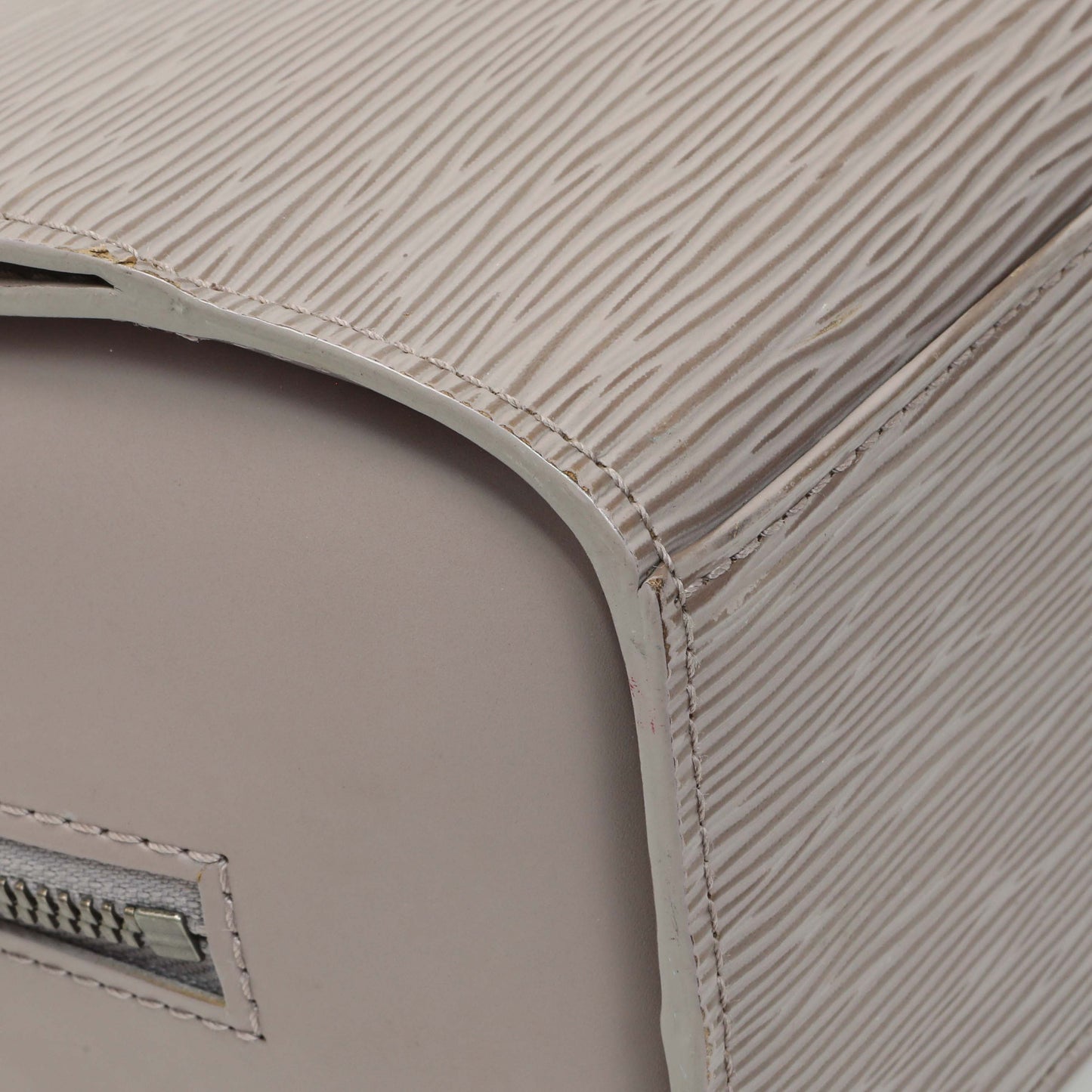 Exclusive Louis Vuitton Lilac Epi Pont-Neuf PM — Top View