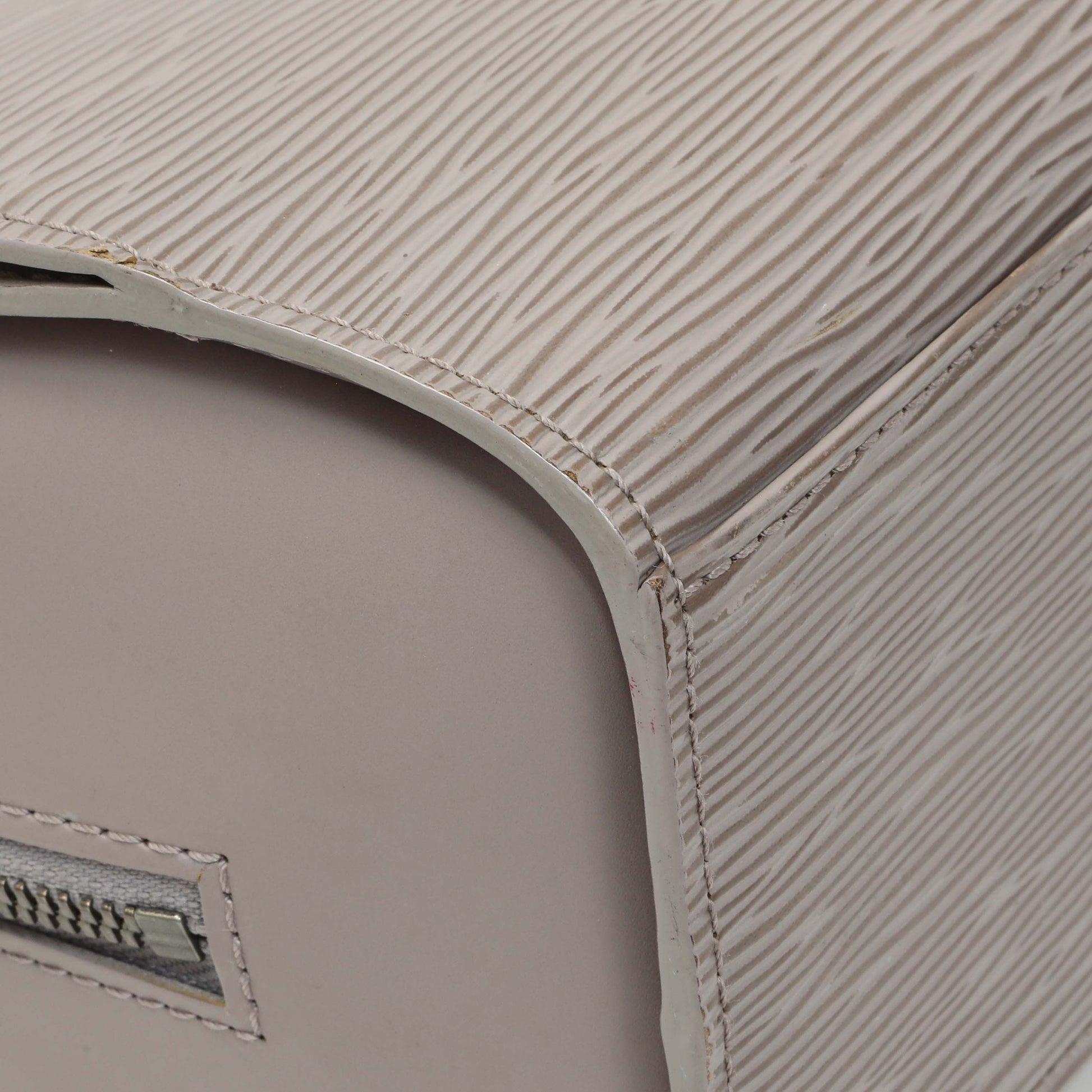 Exclusive Louis Vuitton Lilac Epi Pont-Neuf PM — Top View