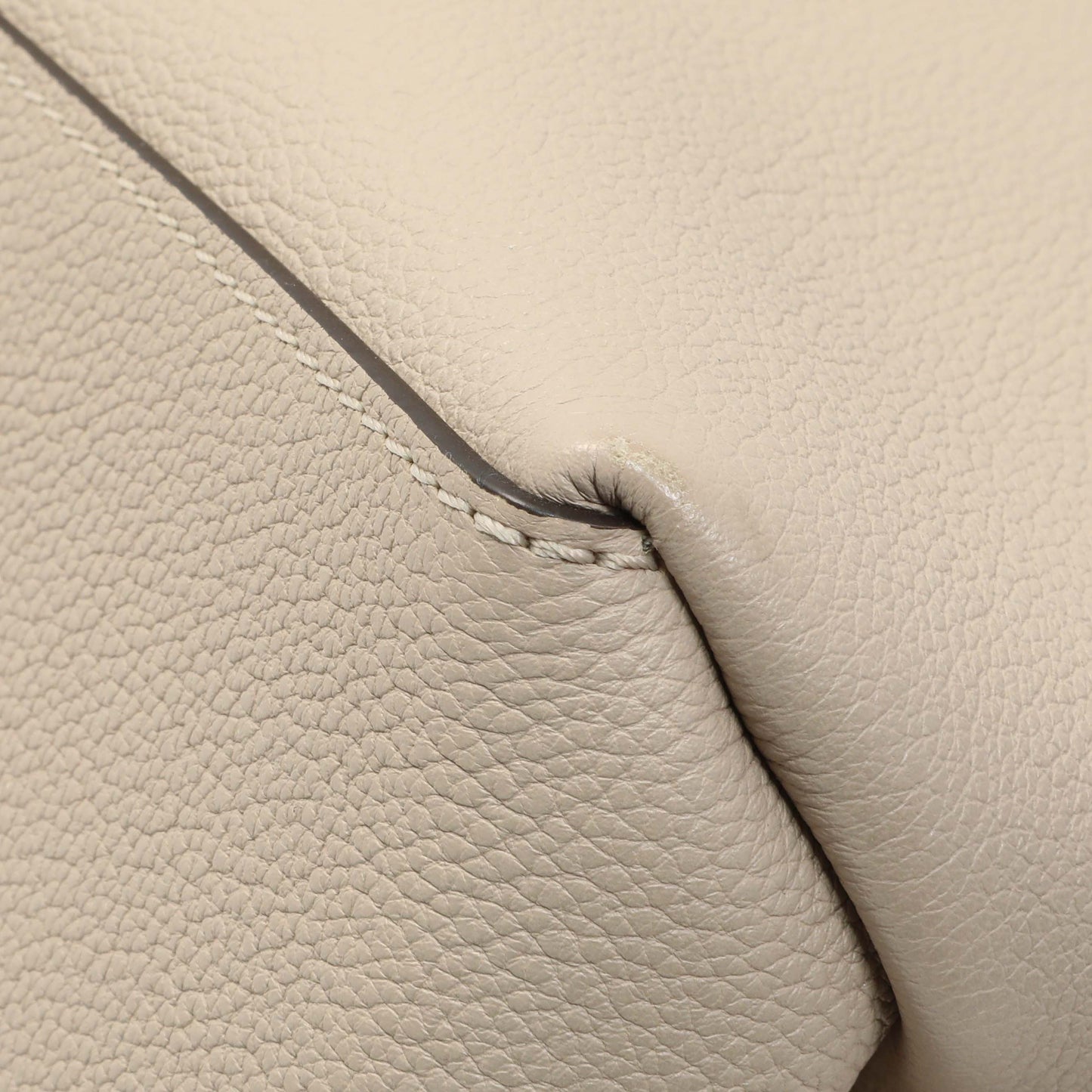 Exclusive Louis Vuitton Greige Grained Calfskin Lockme Shopper — Detail View