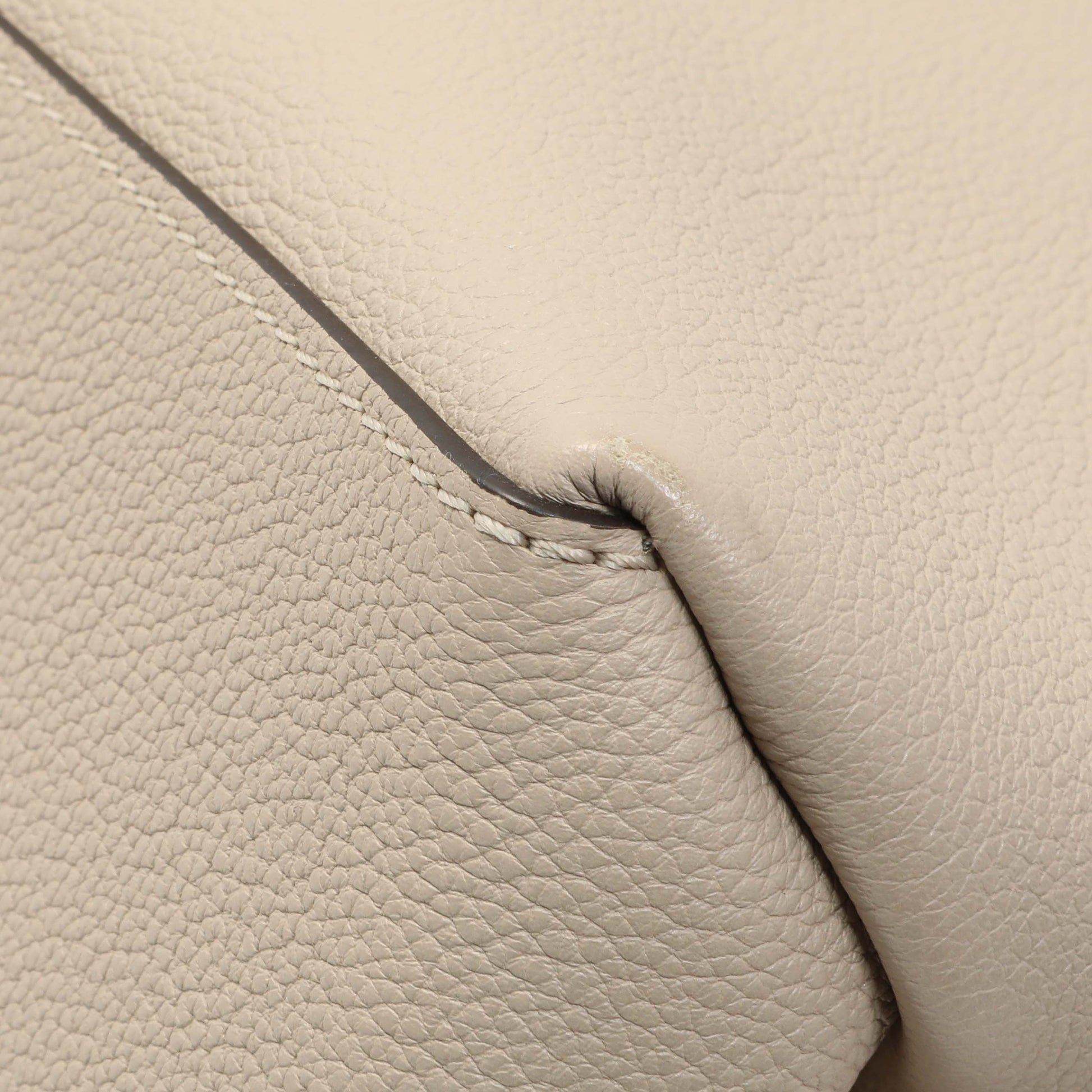 Exclusive Louis Vuitton Greige Grained Calfskin Lockme Shopper — Detail View