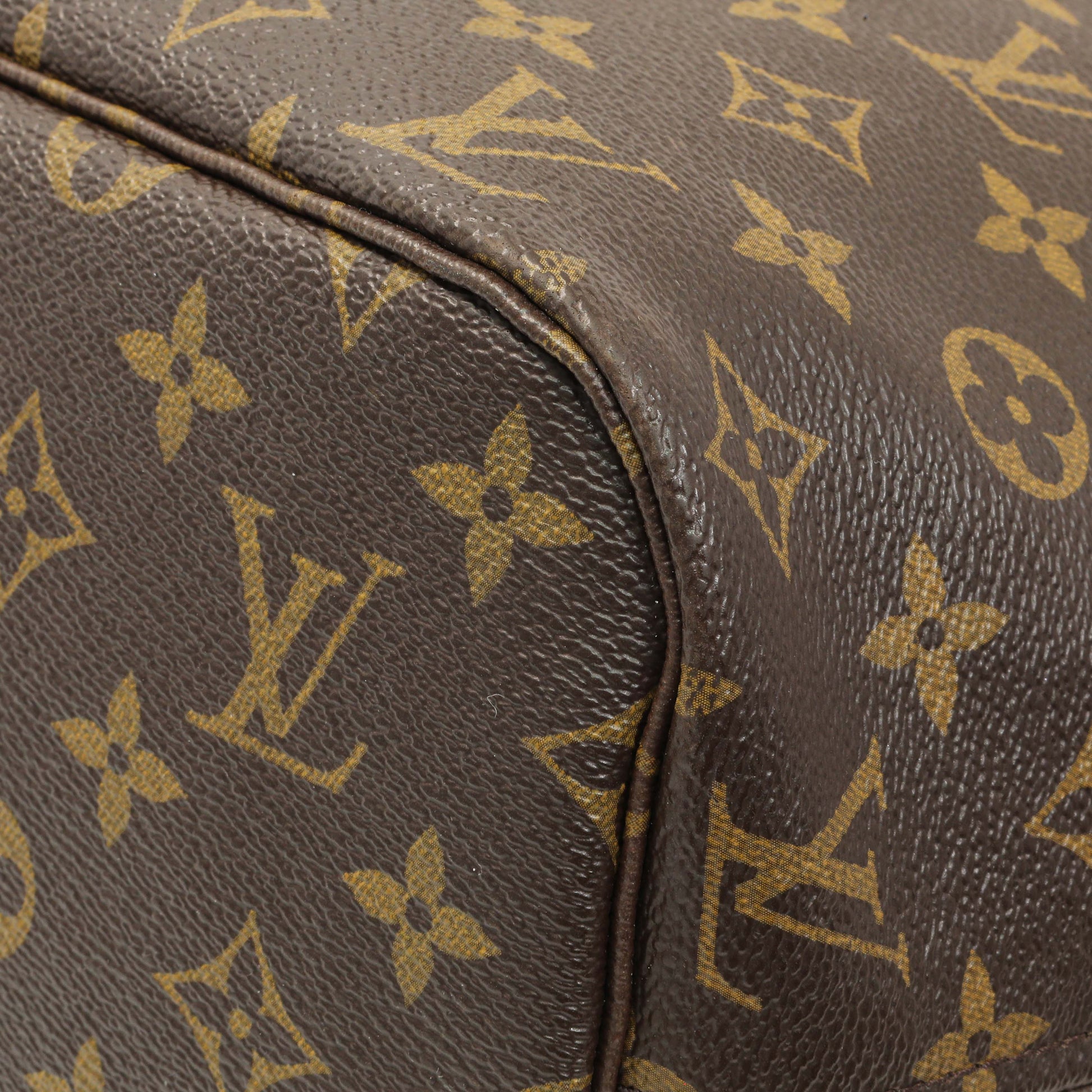 Exclusive Louis Vuitton Monogram Neverfull MM — Detail View