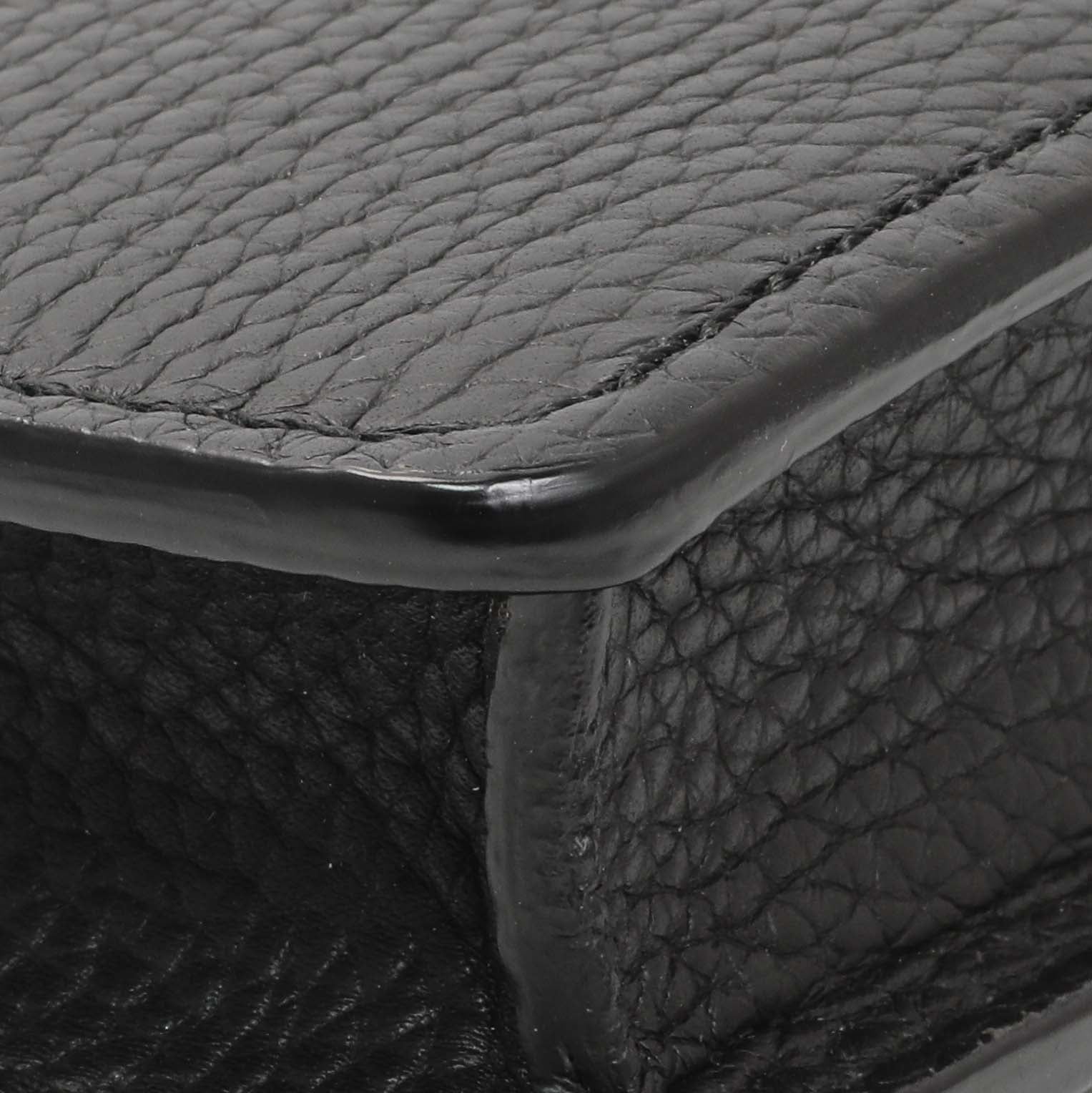 Exclusive Burberry Black Pebbled Leather Hampshire Wallet On Chain — Lifestyle View