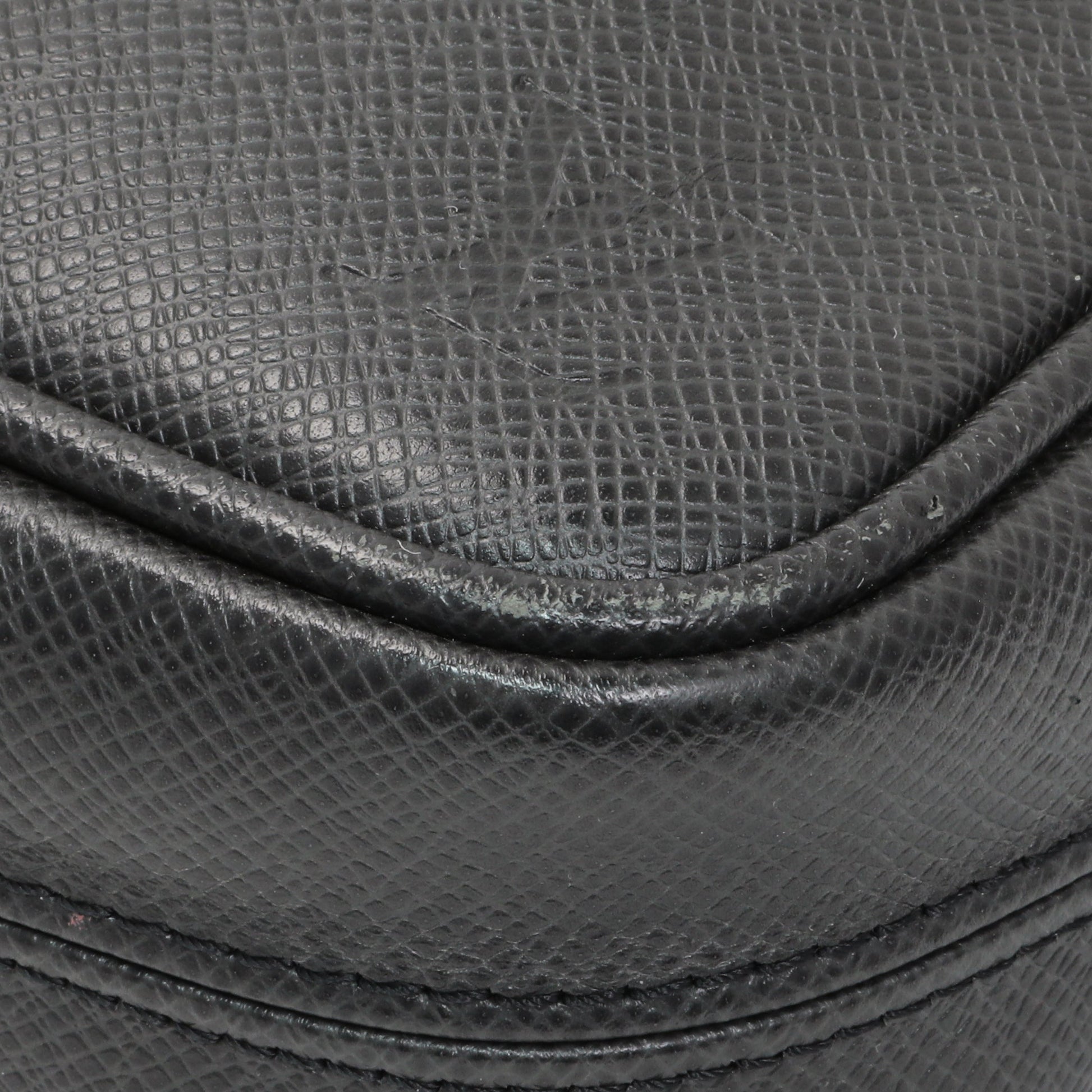 Exclusive Louis Vuitton Ardoise Taiga Dimitri Messenger — Detail View