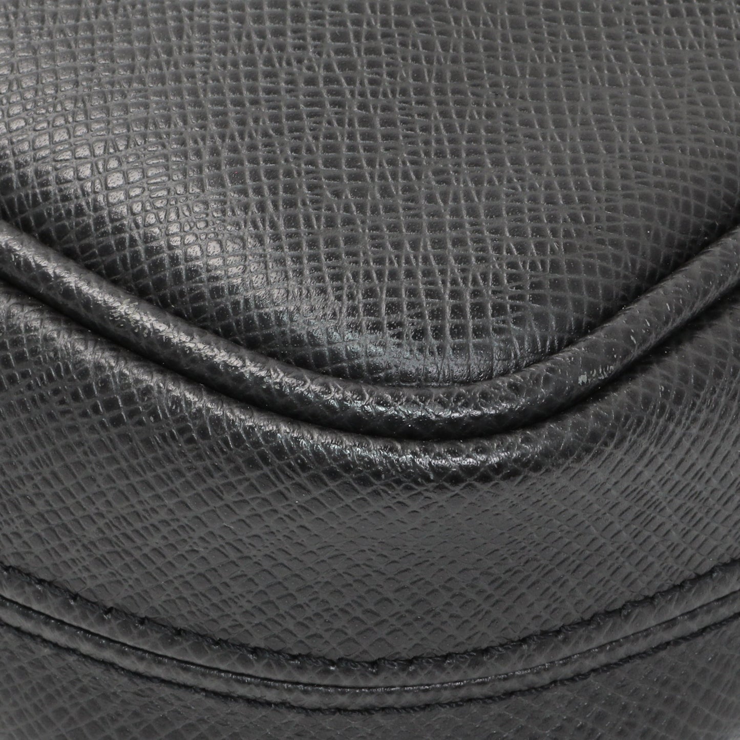 Exclusive Louis Vuitton Ardoise Taiga Dimitri Messenger — Alternate View 7