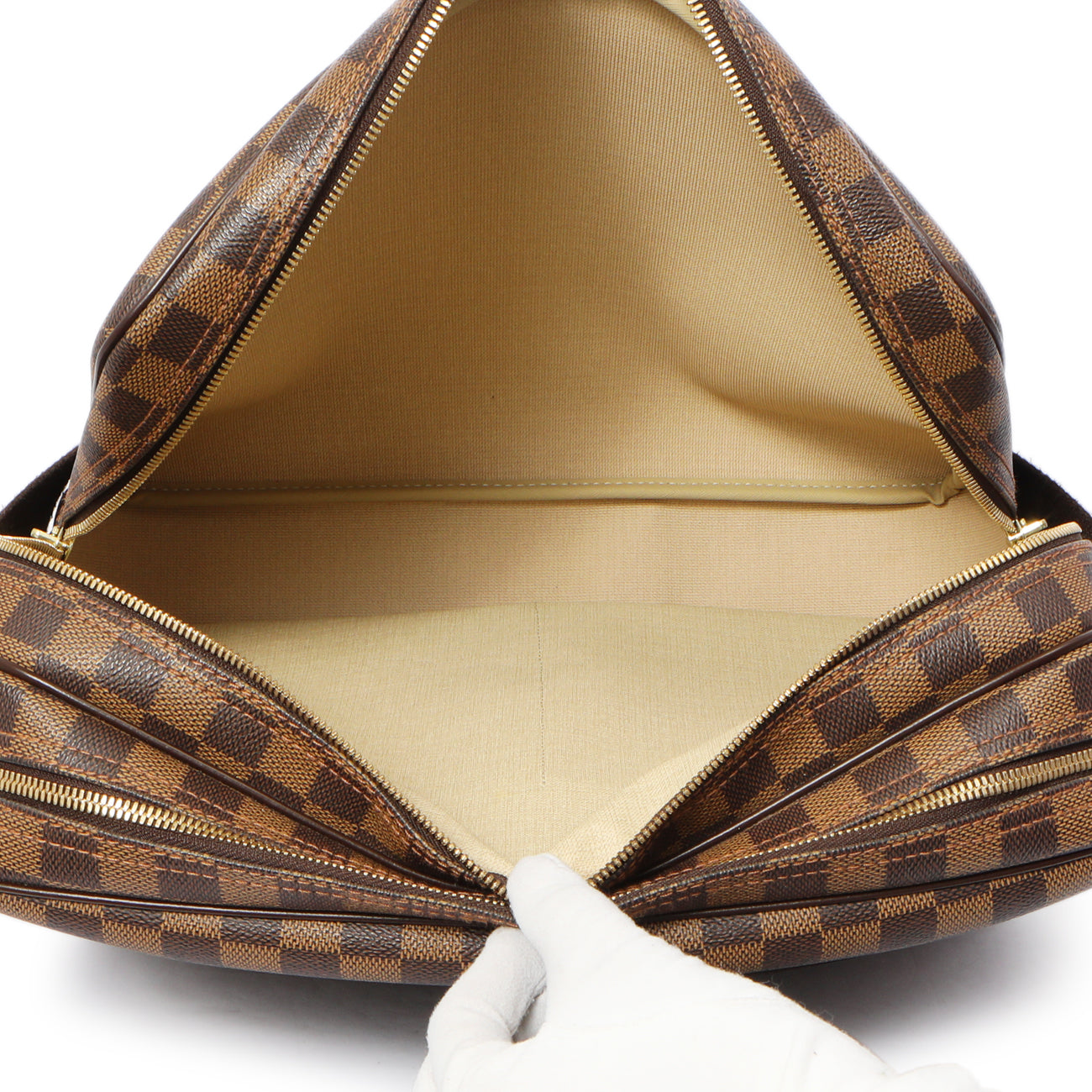 Exclusive Louis Vuitton Damier Ebene Reporter GM — Detail View