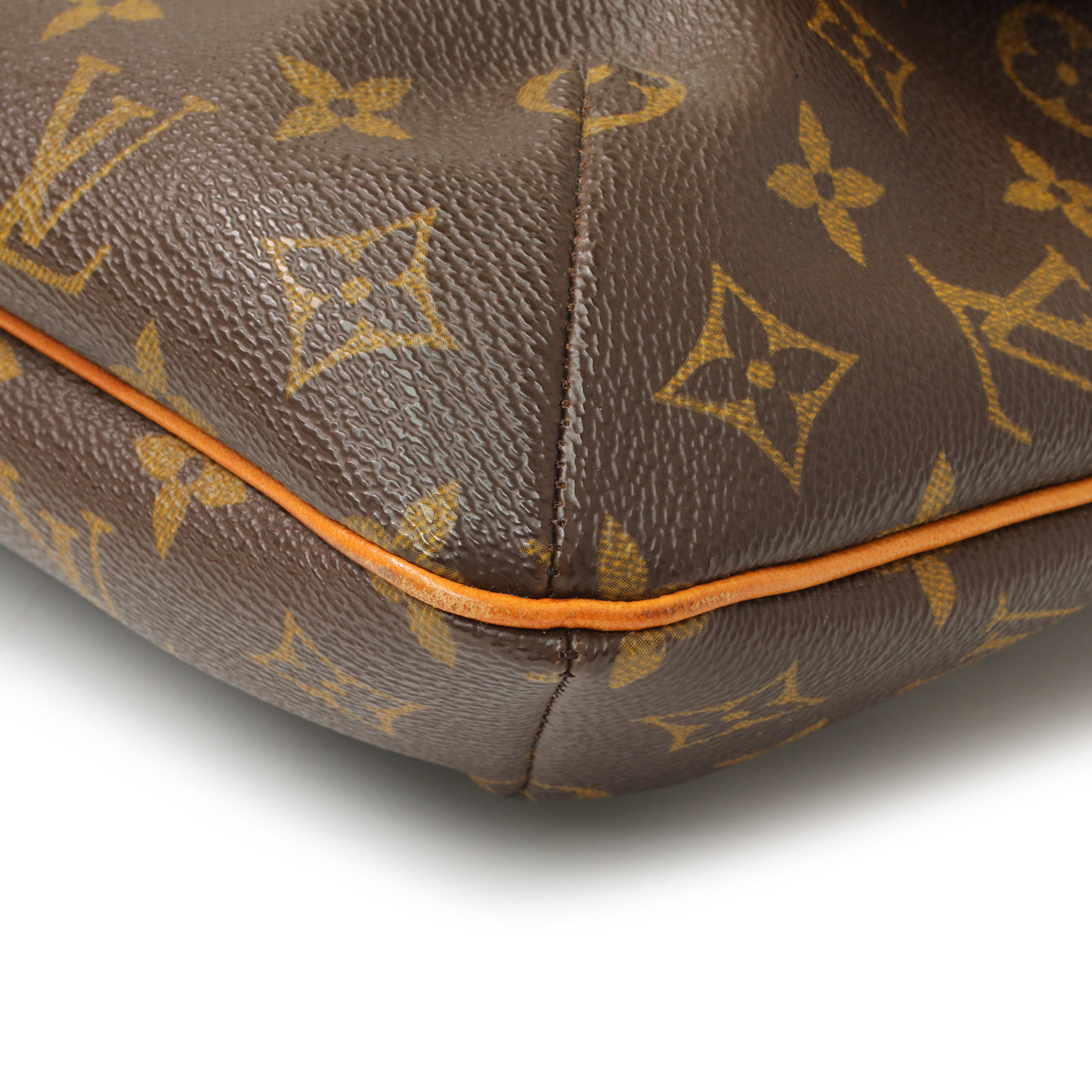 Exclusive Louis Vuitton Monogram Musette GM — Detail View