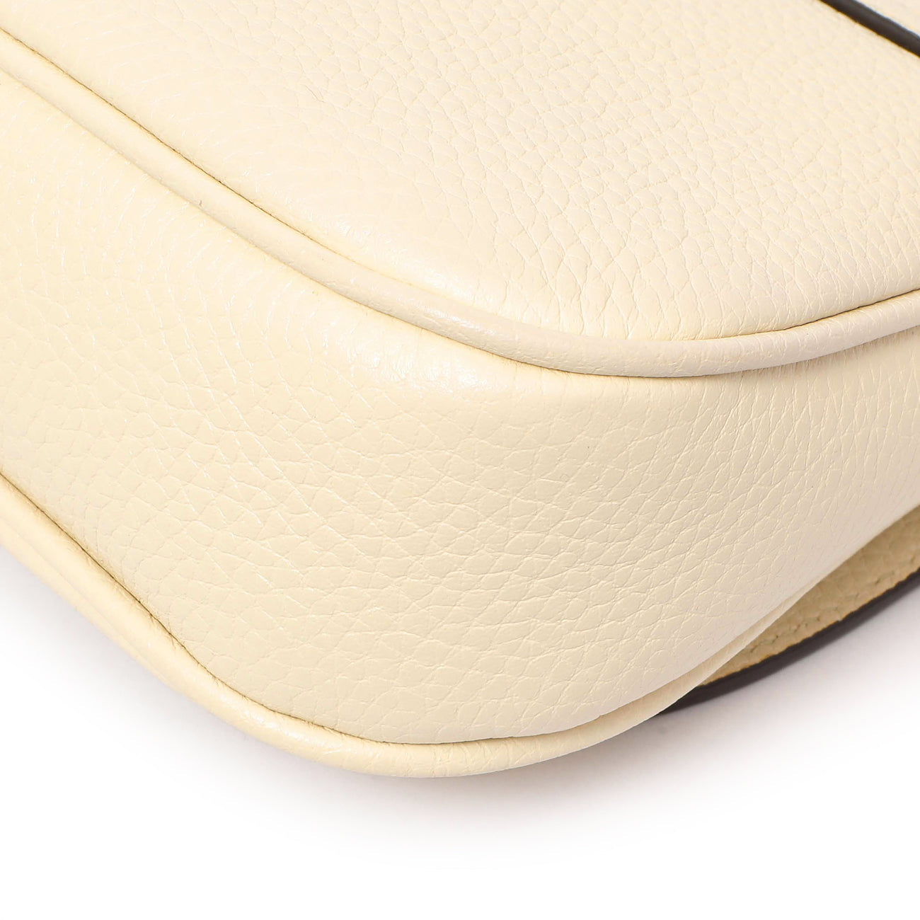 Exclusive Gucci Ivory Pebbled Calfskin Medium Soho Flap Crossbody — Alternate View 7