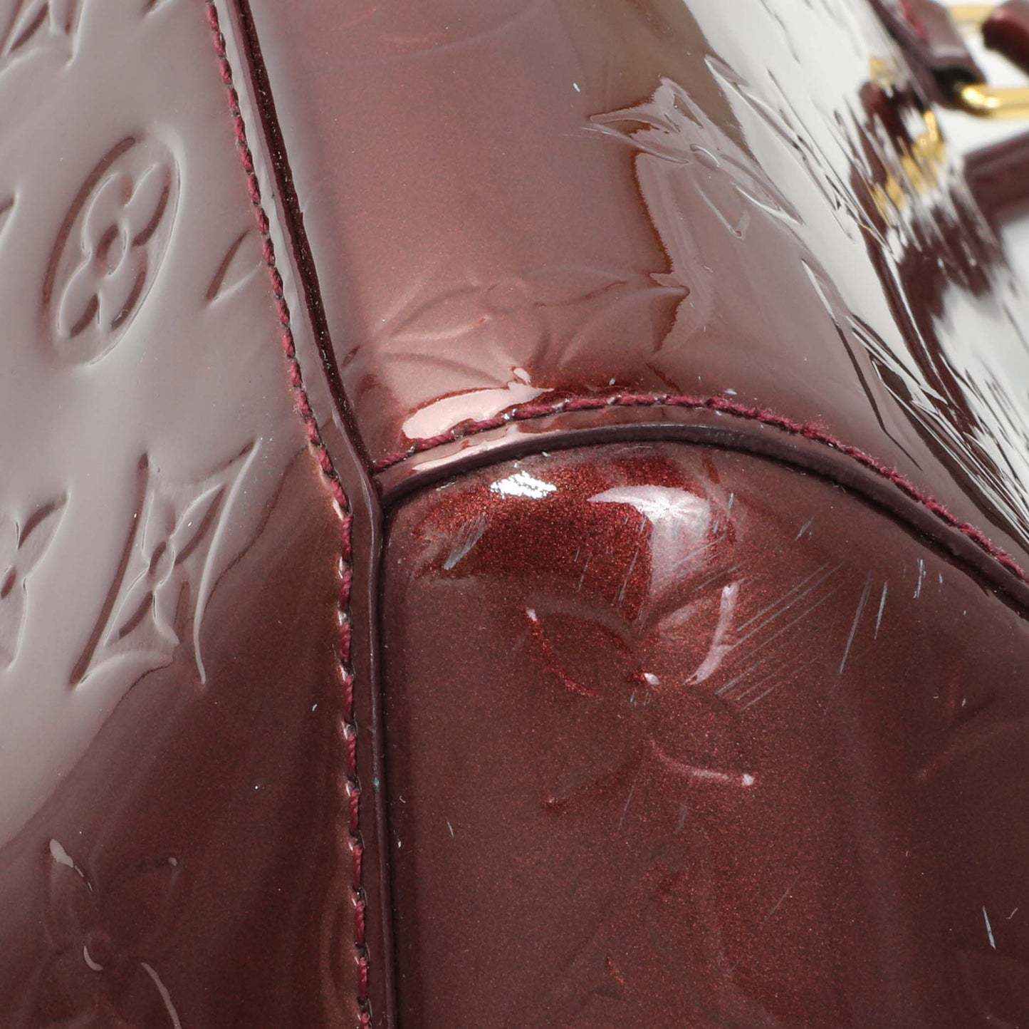 Exclusive Louis Vuitton Rouge Fauviste Monogram Vernis Sherwood PM — Detail View