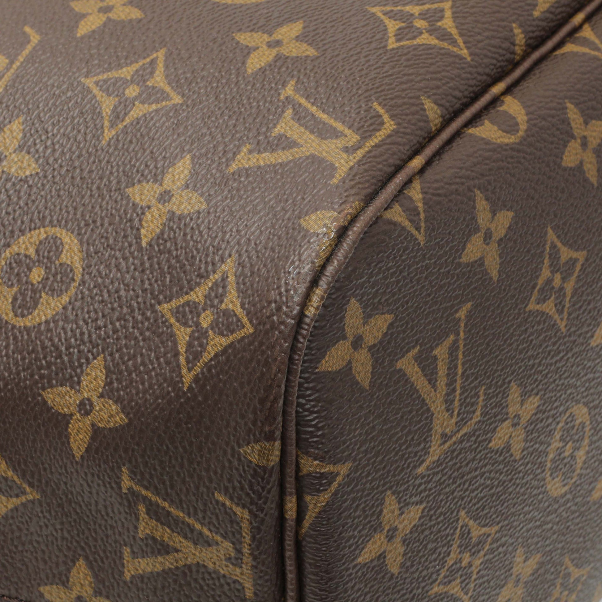Exclusive Louis Vuitton Monogram Neo Neverfull MM — Top View